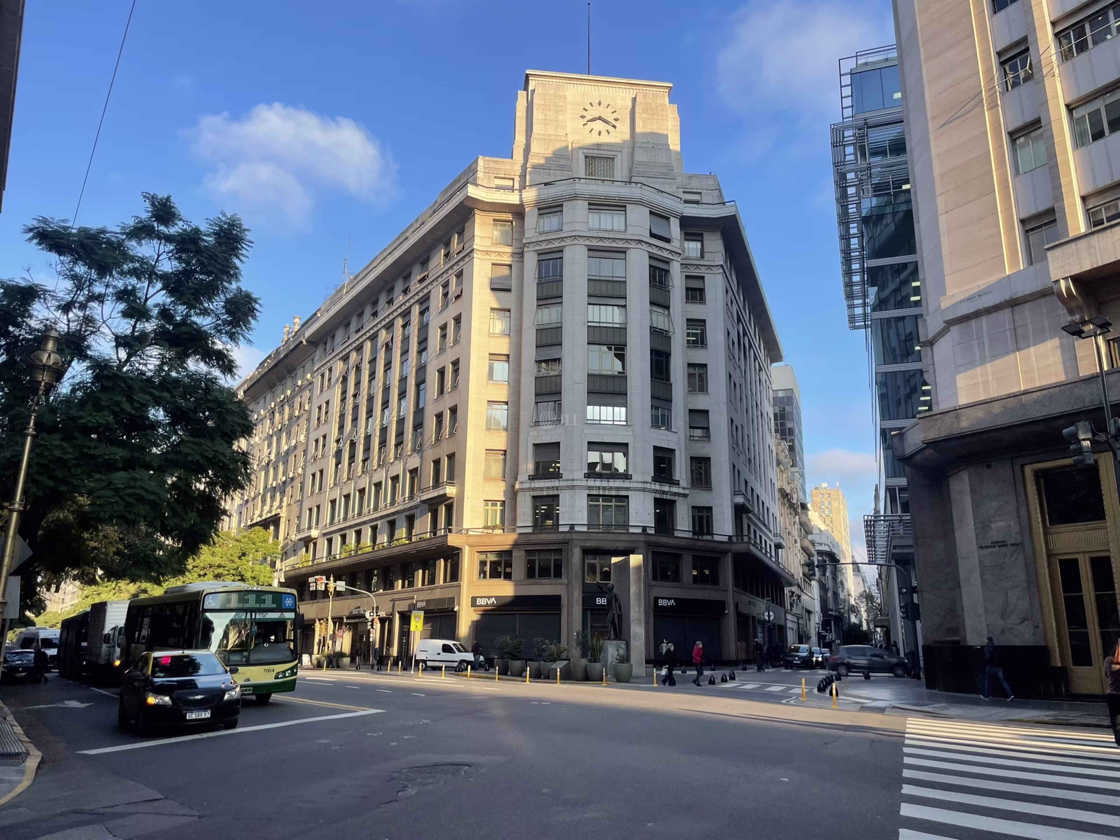 Av. Pres. Roque Saénz Peña 788