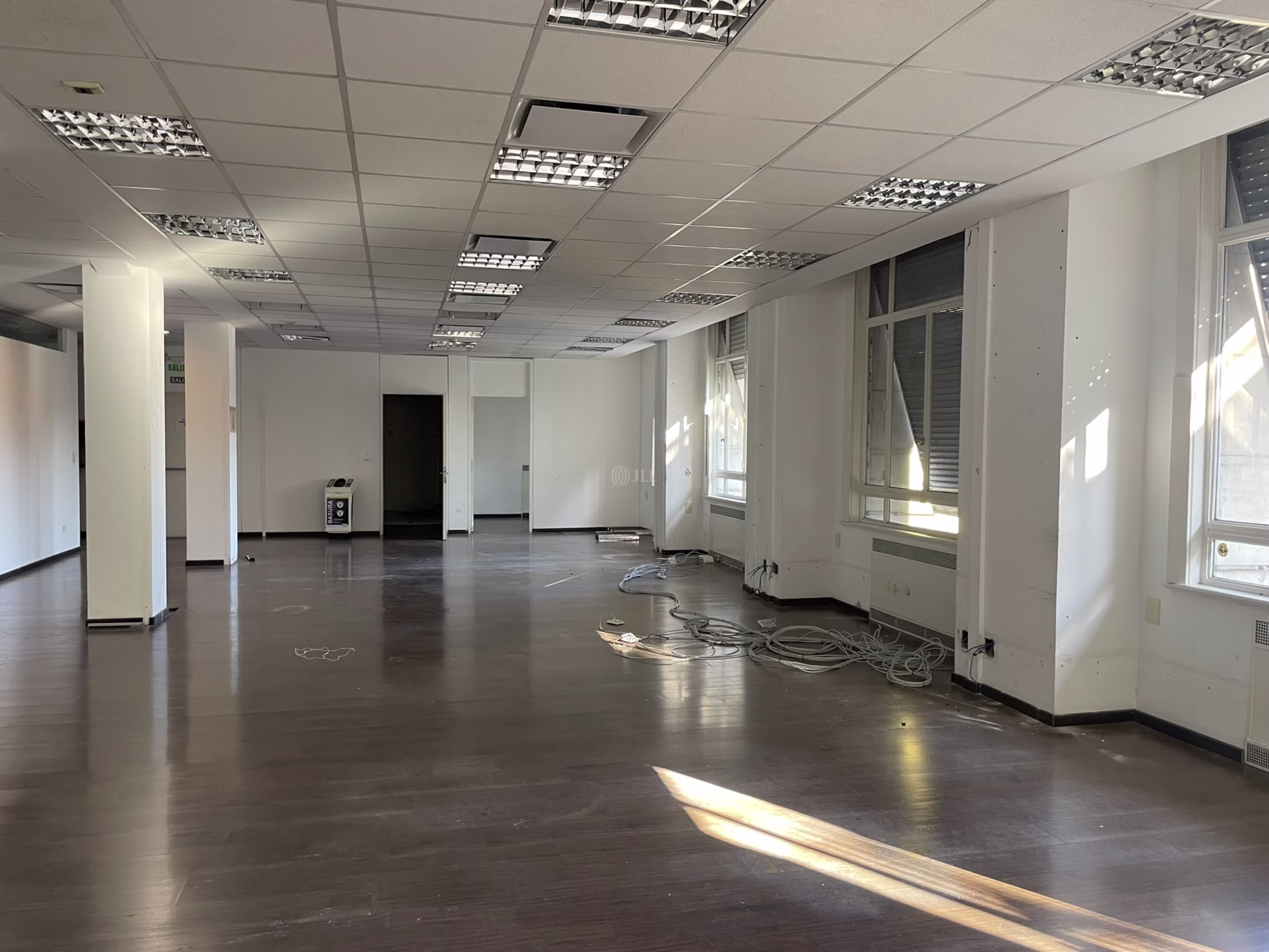 Av. Pres. Roque Saénz Peña 788