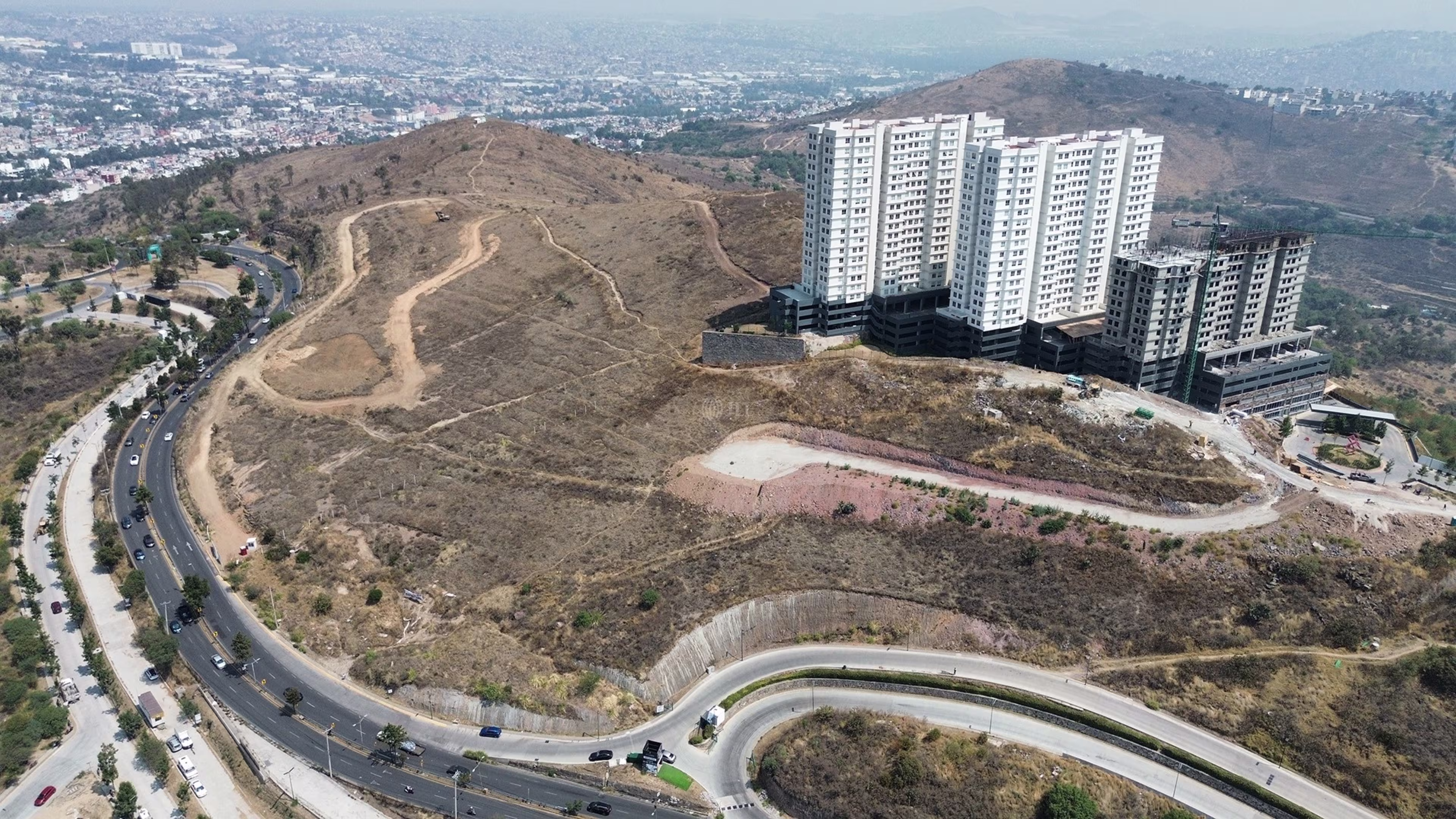 Avenida Jiménez Cantú, Atizapan