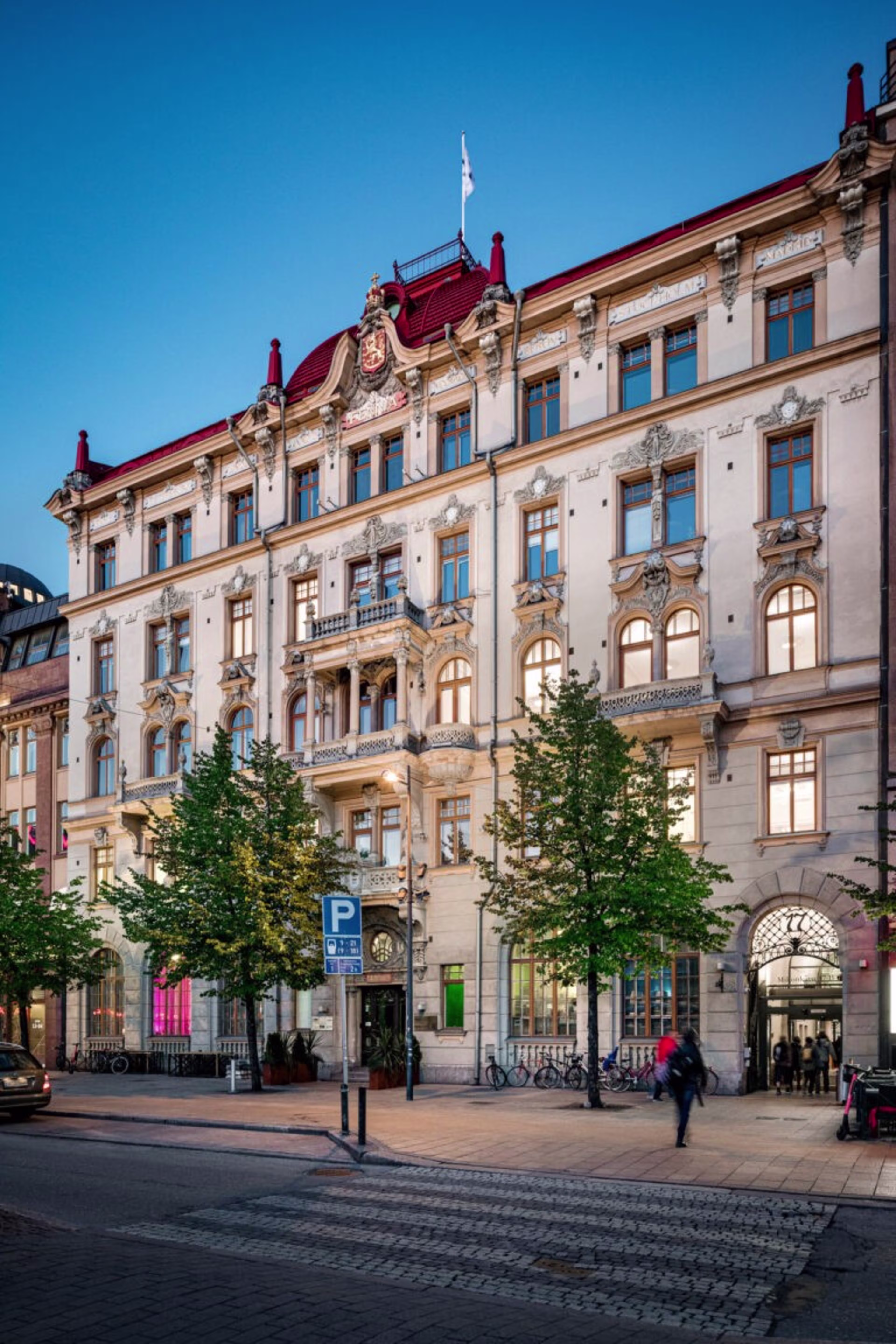MIKONKATU 17