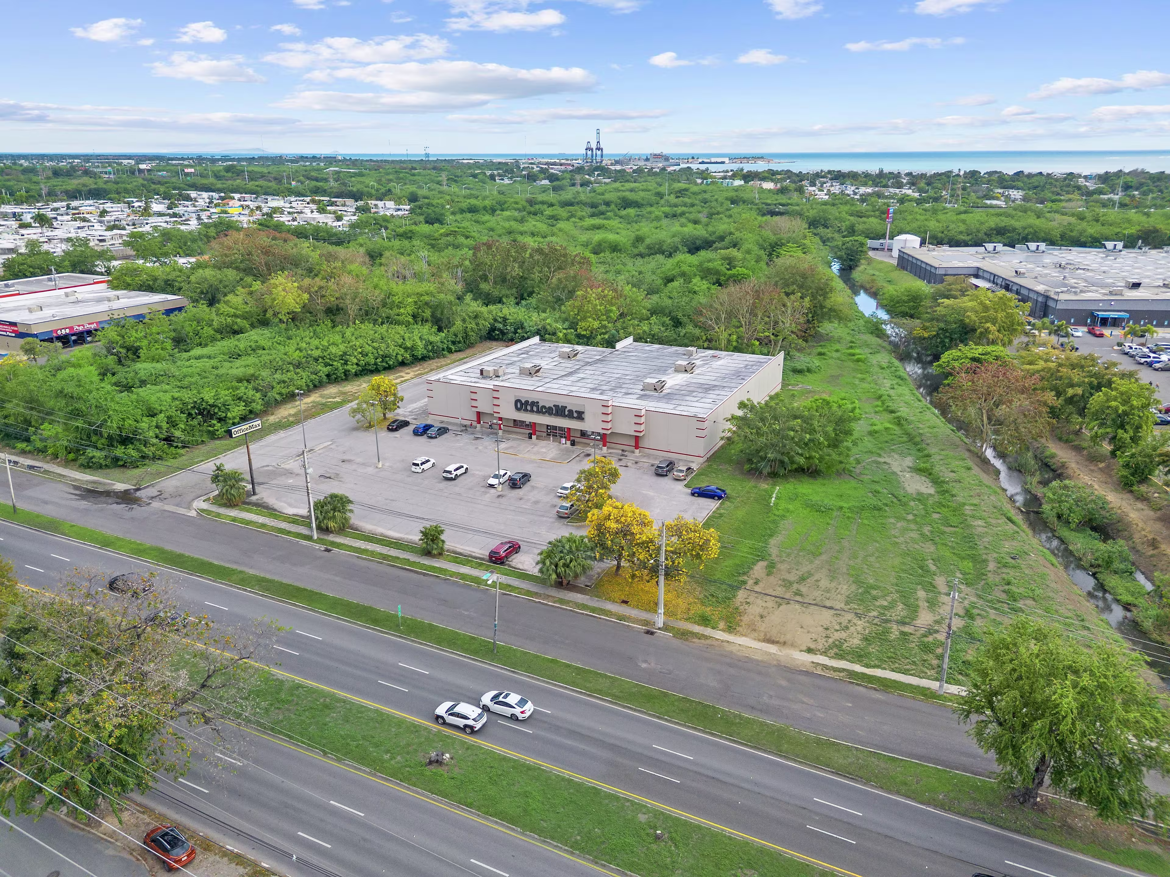 2438 Ponce Bypass,