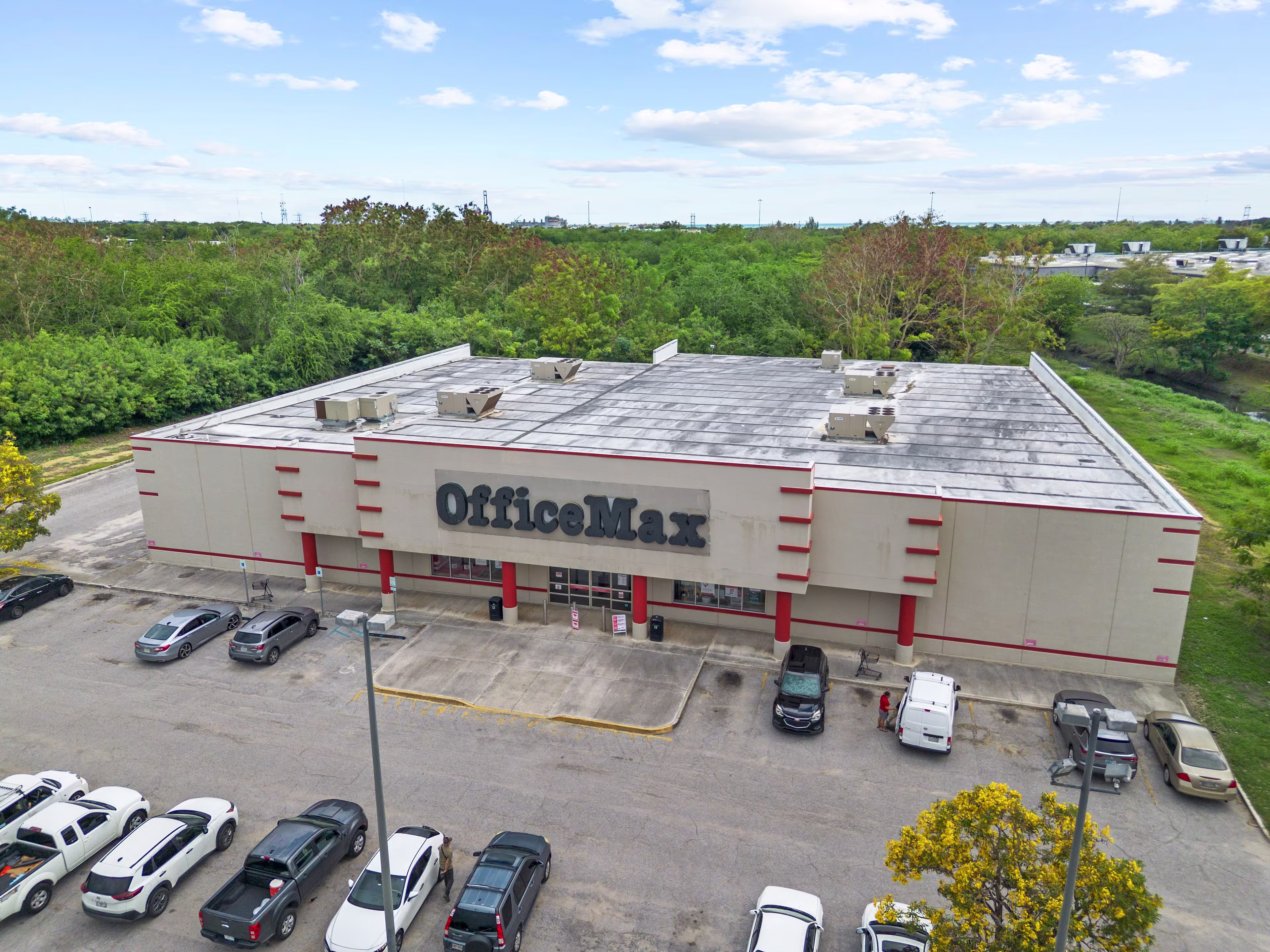 2438 Ponce Bypass,