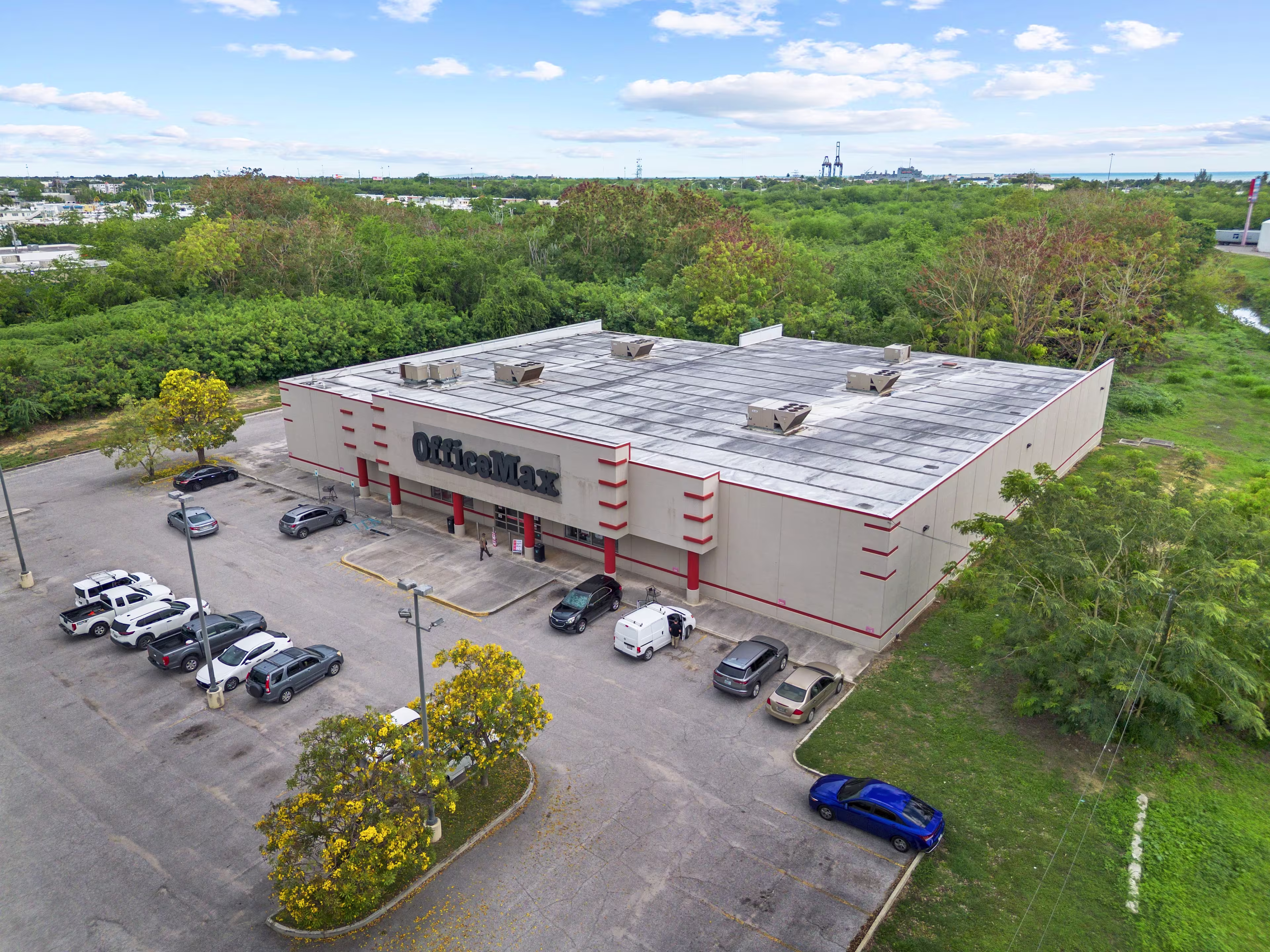 2438 Ponce Bypass,