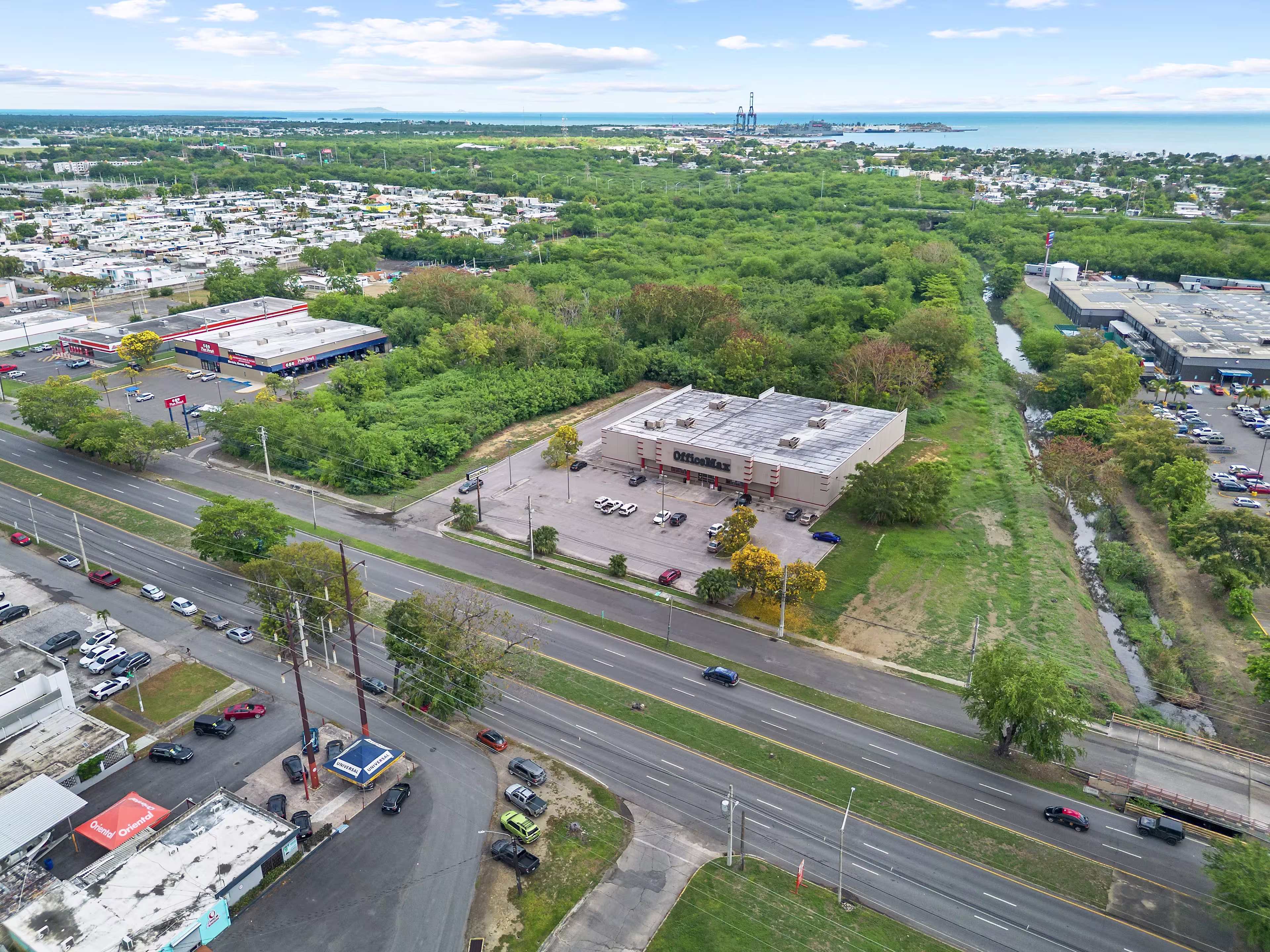 2438 Ponce Bypass,
