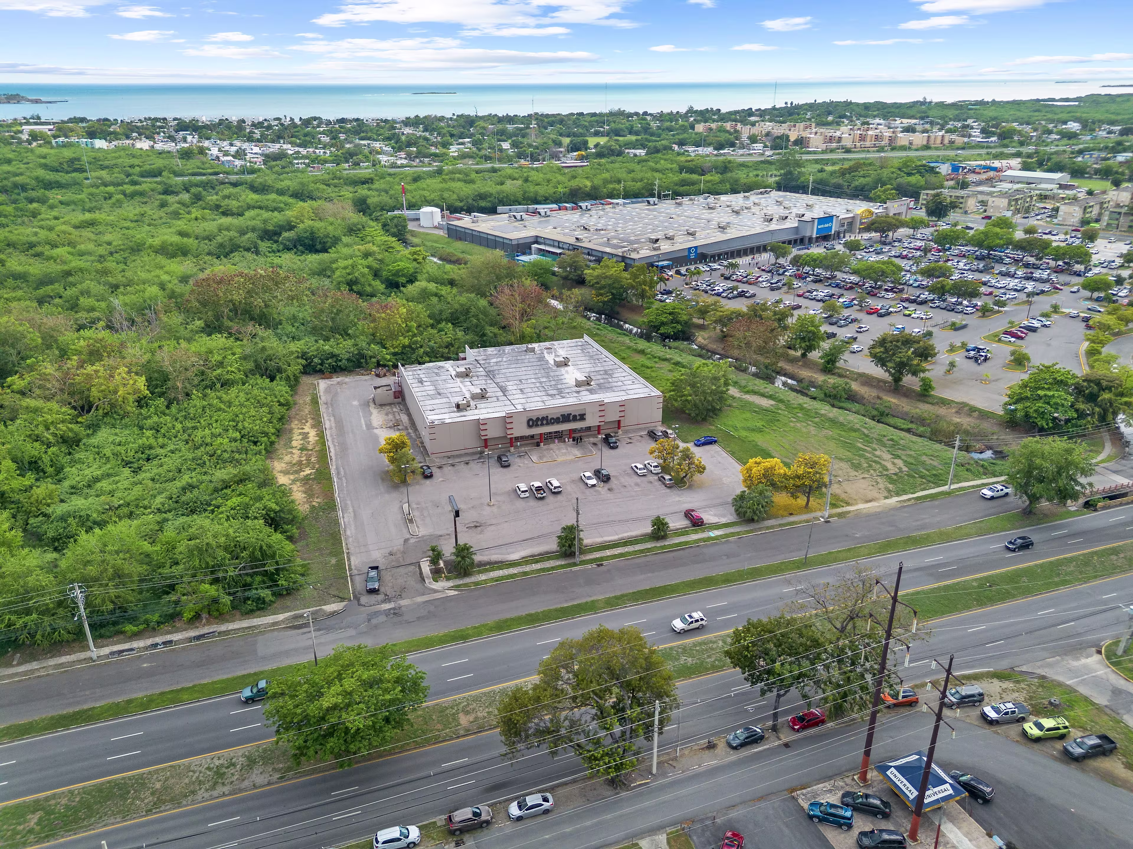 2438 Ponce Bypass,