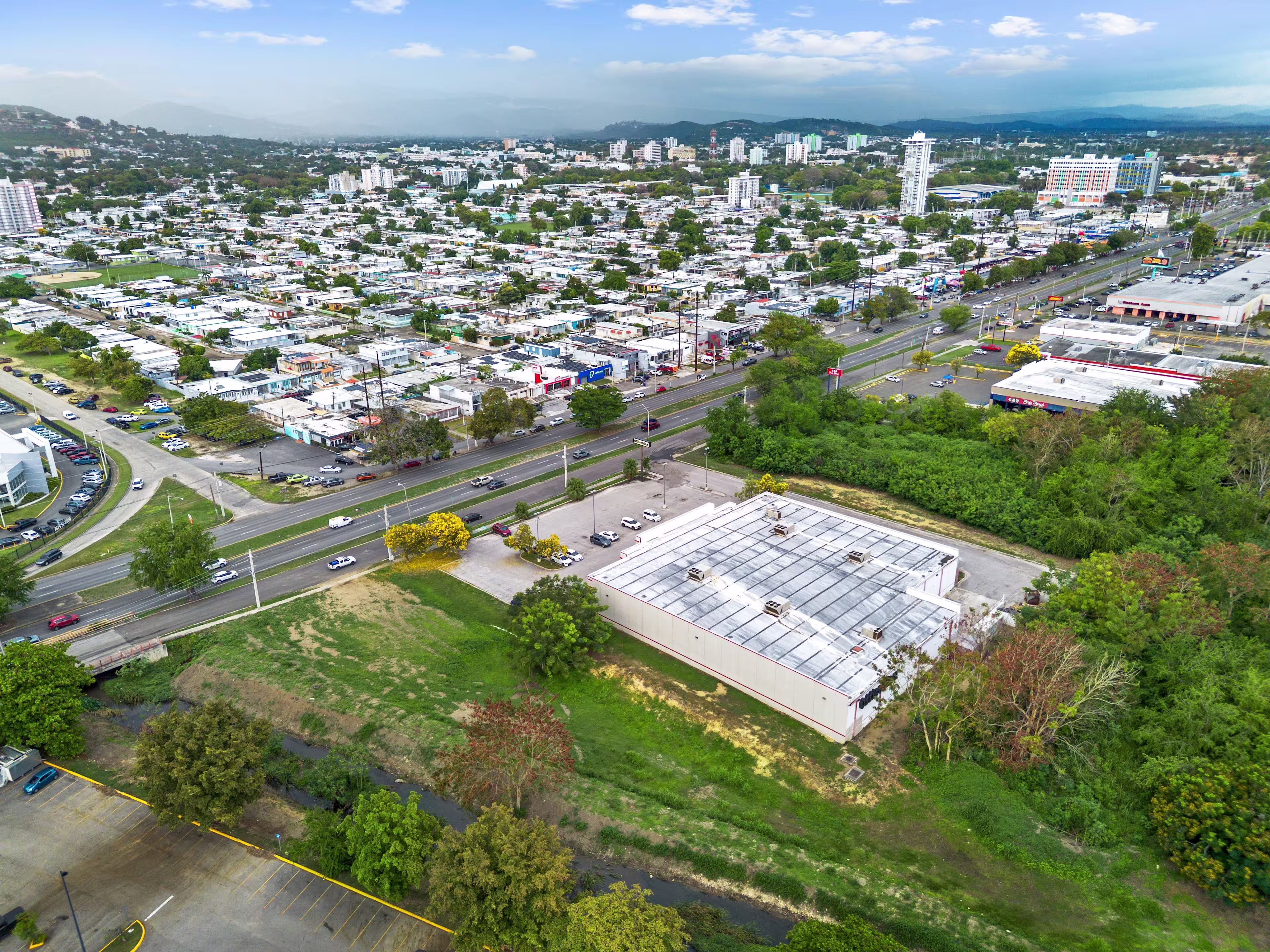2438 Ponce Bypass,