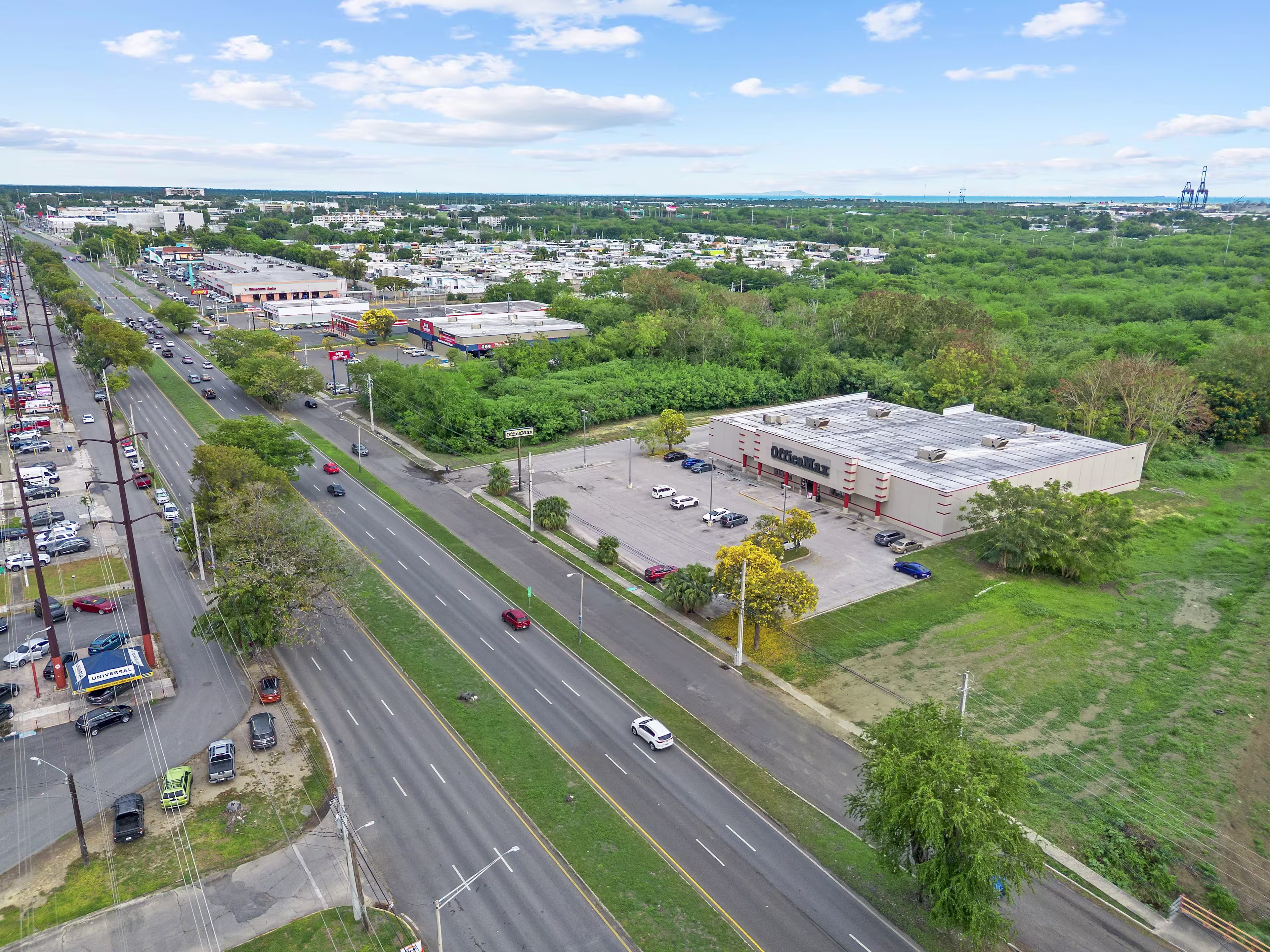 2438 Ponce Bypass,