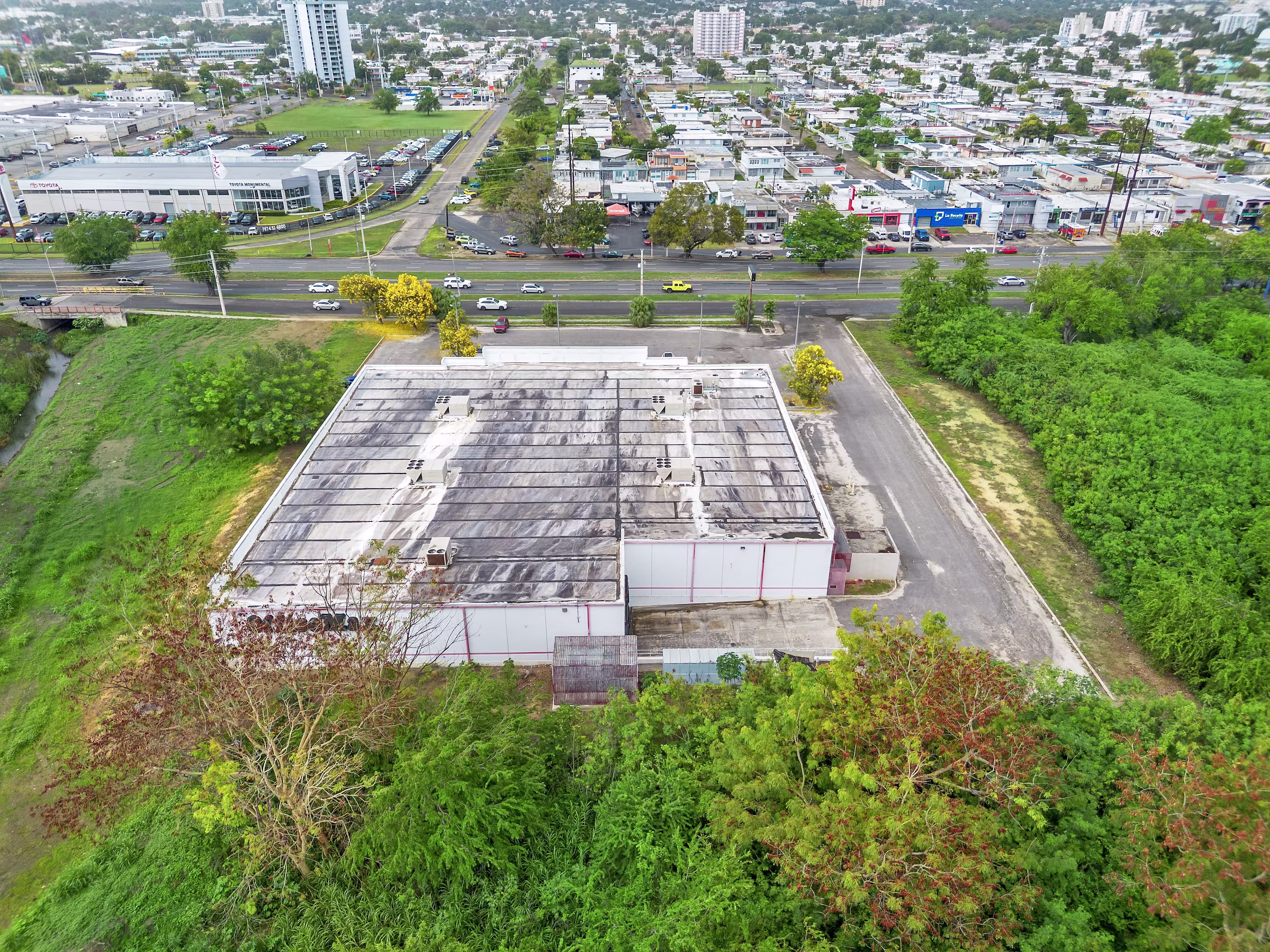 2438 Ponce Bypass,