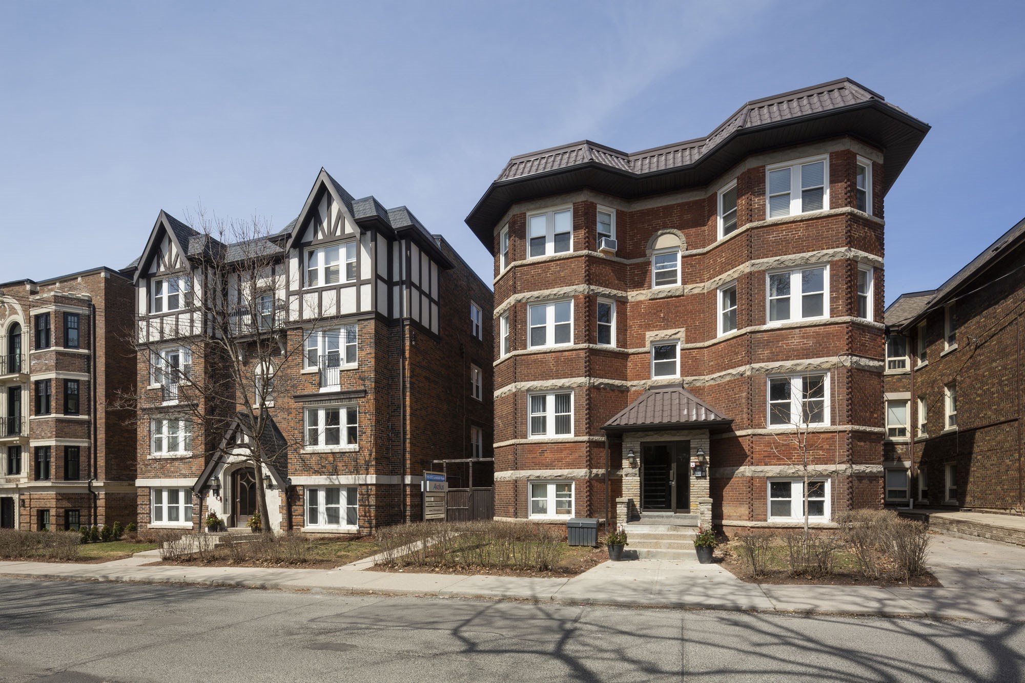 310 lonsdale deals road toronto