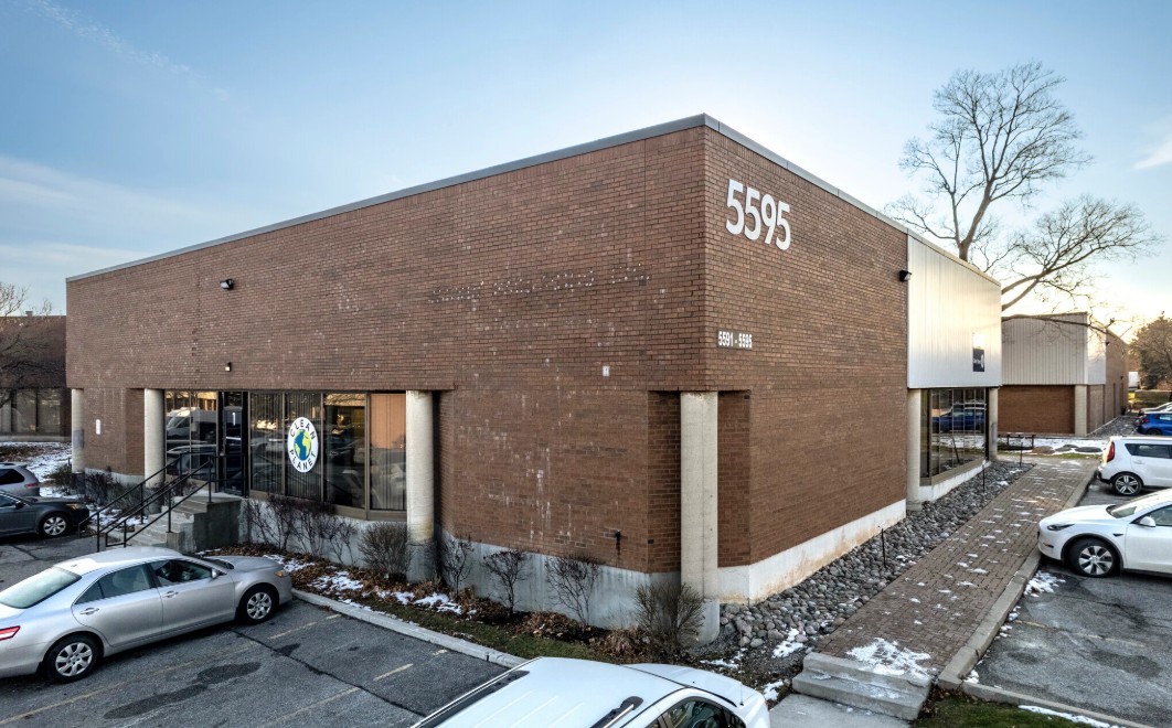 5591-5595 Finch Avenue E