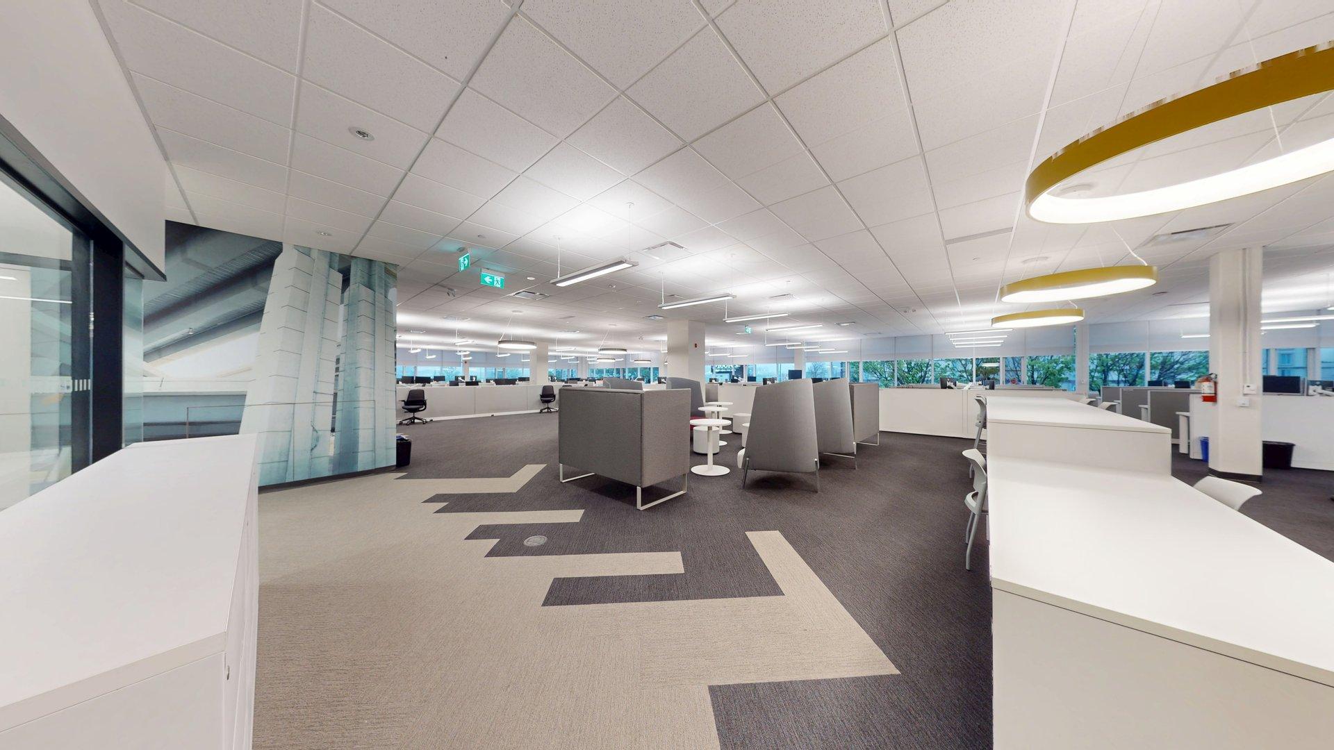 2 International Boulevard