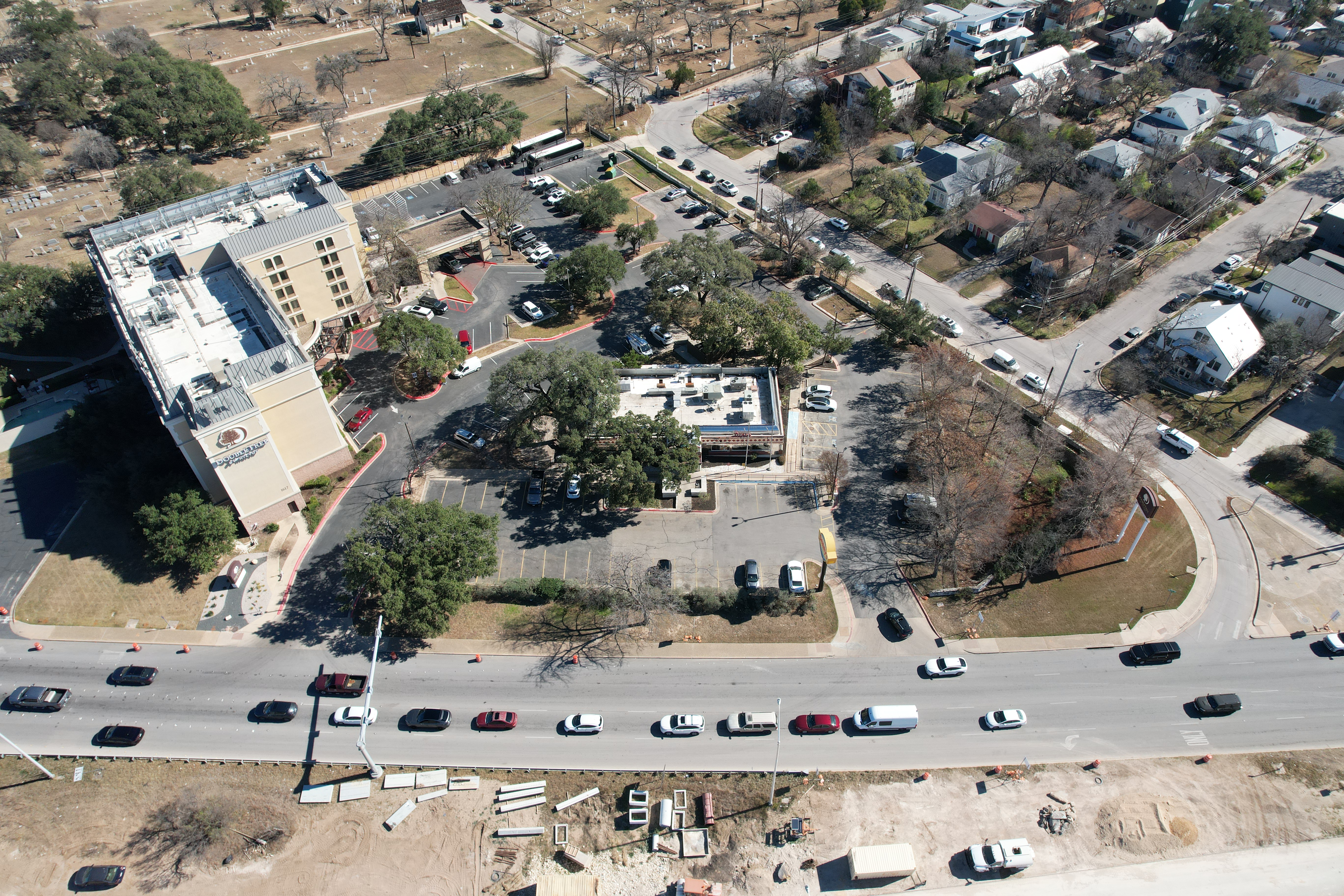 1601 N Interstate 35