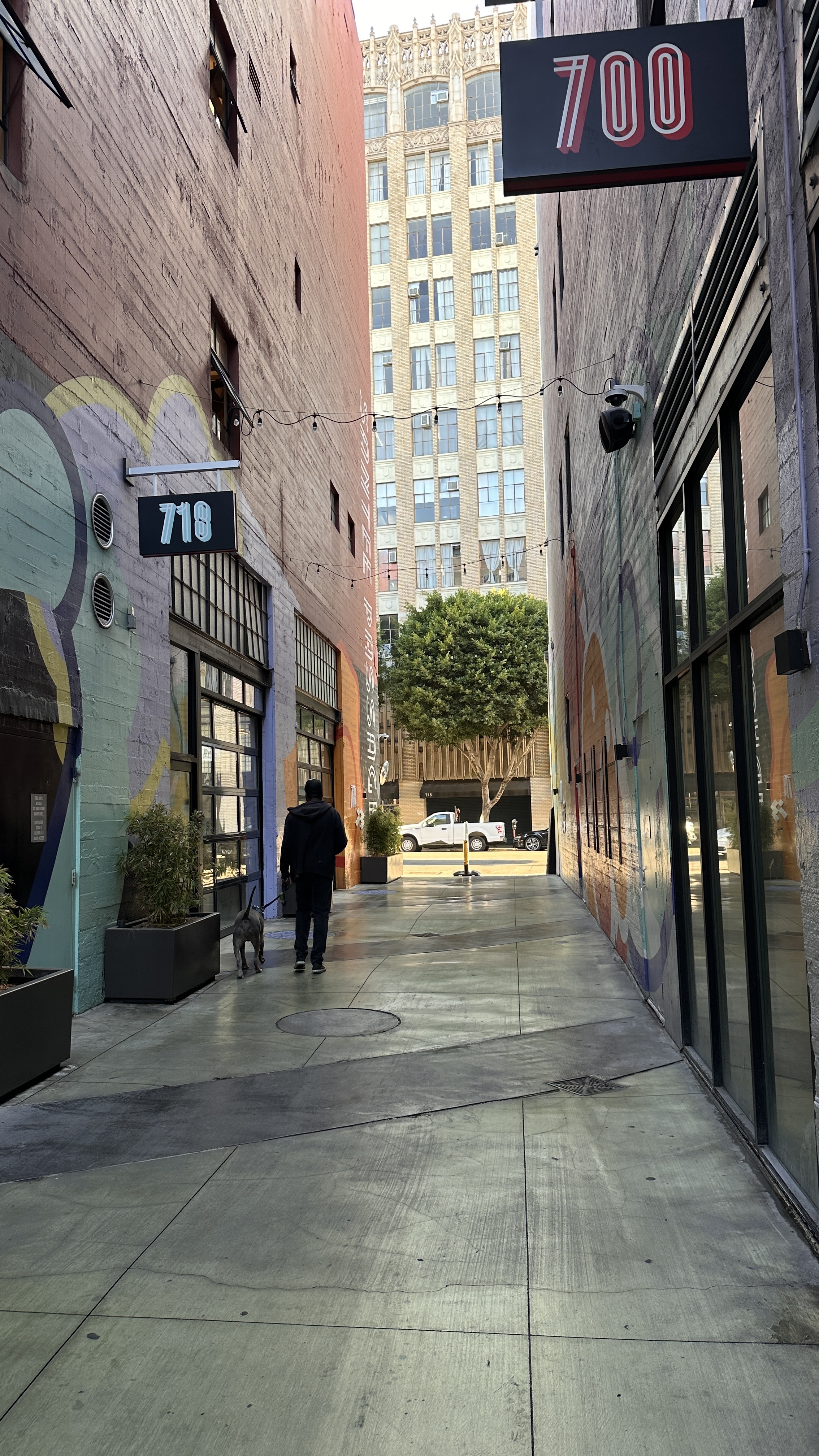 700 S Los Angeles St