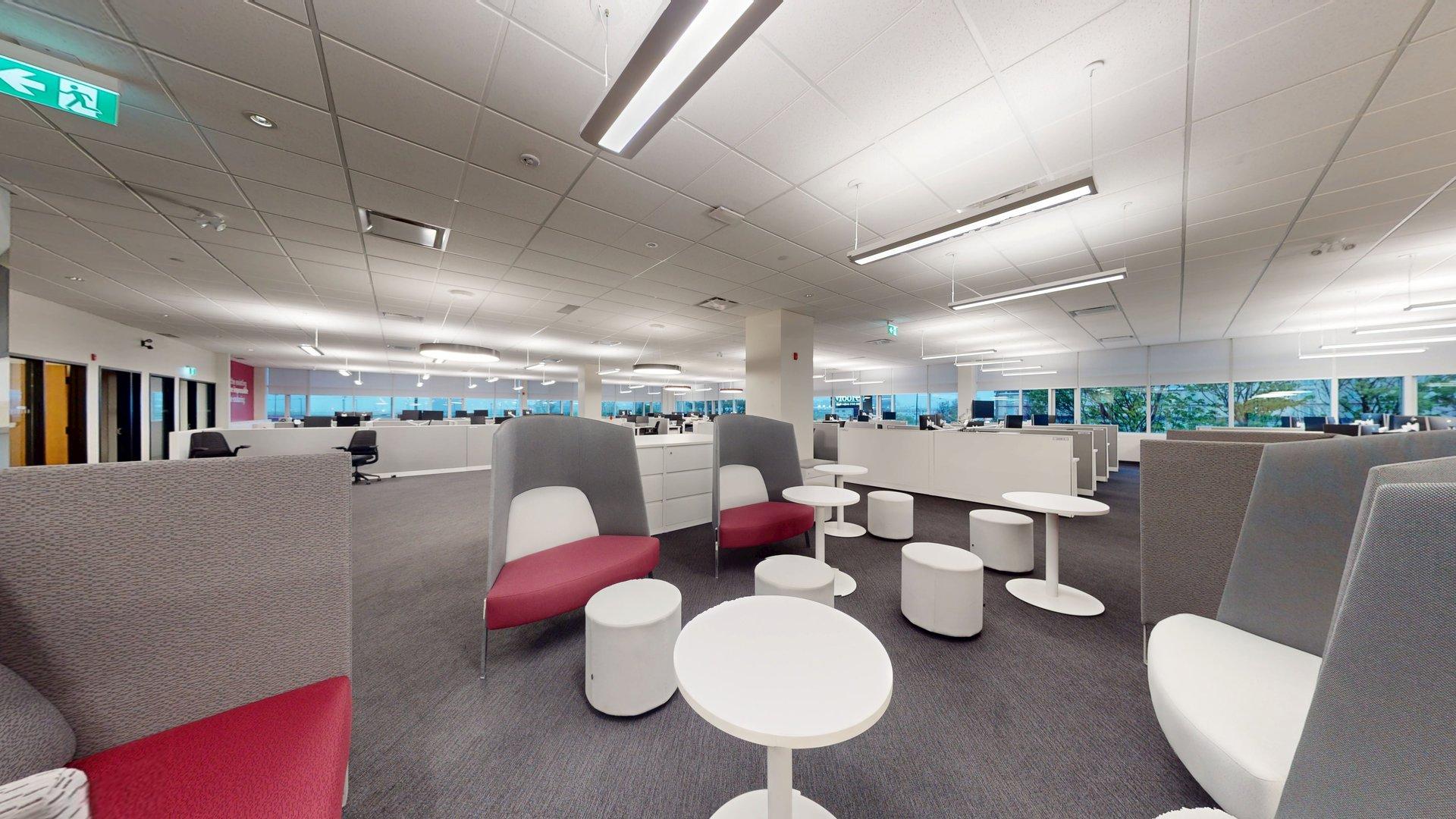 2 International Boulevard