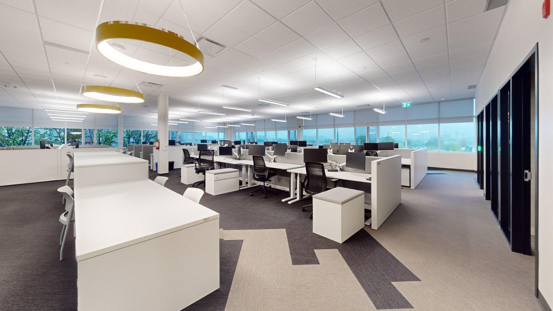 2 International Boulevard