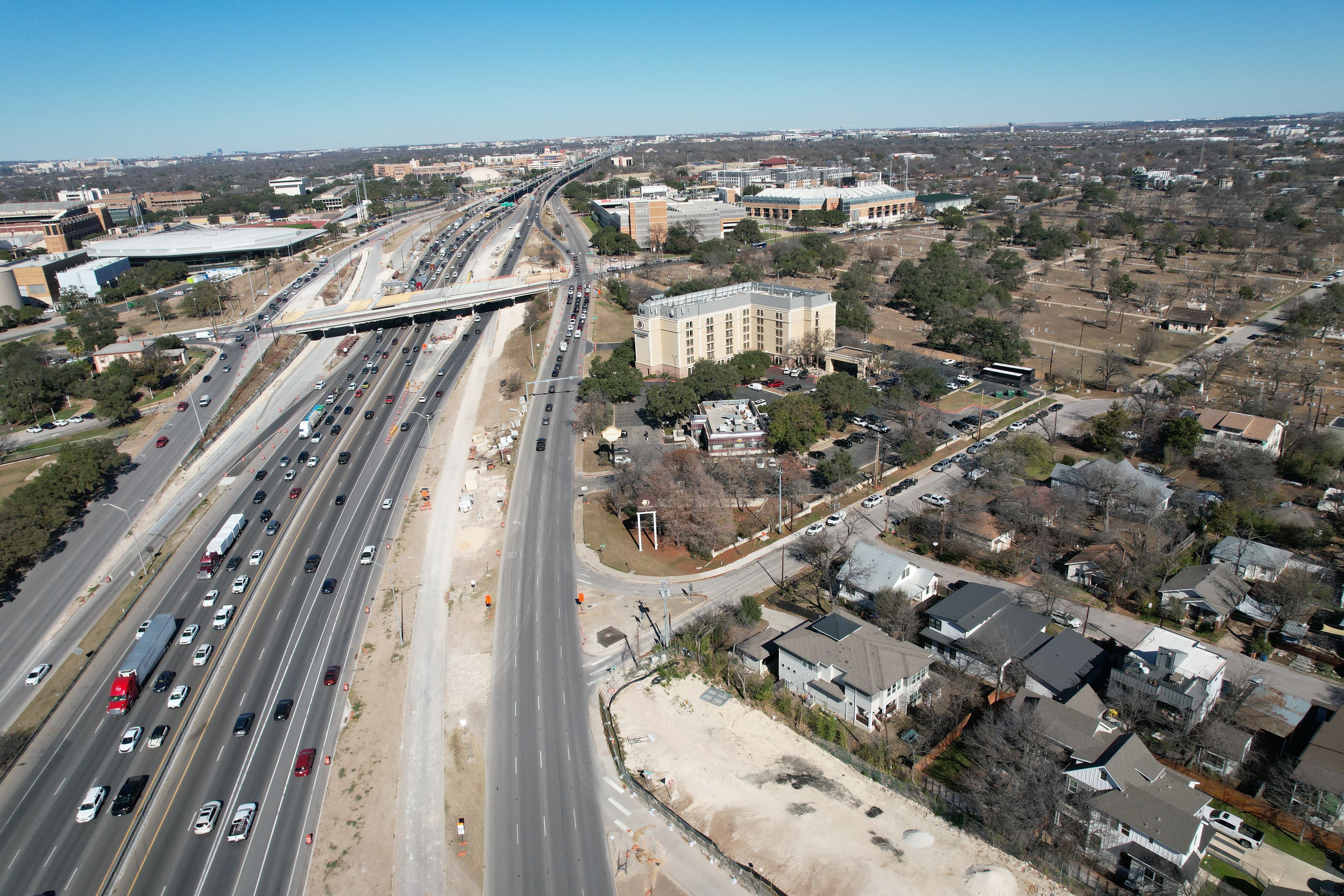 1601 N Interstate 35