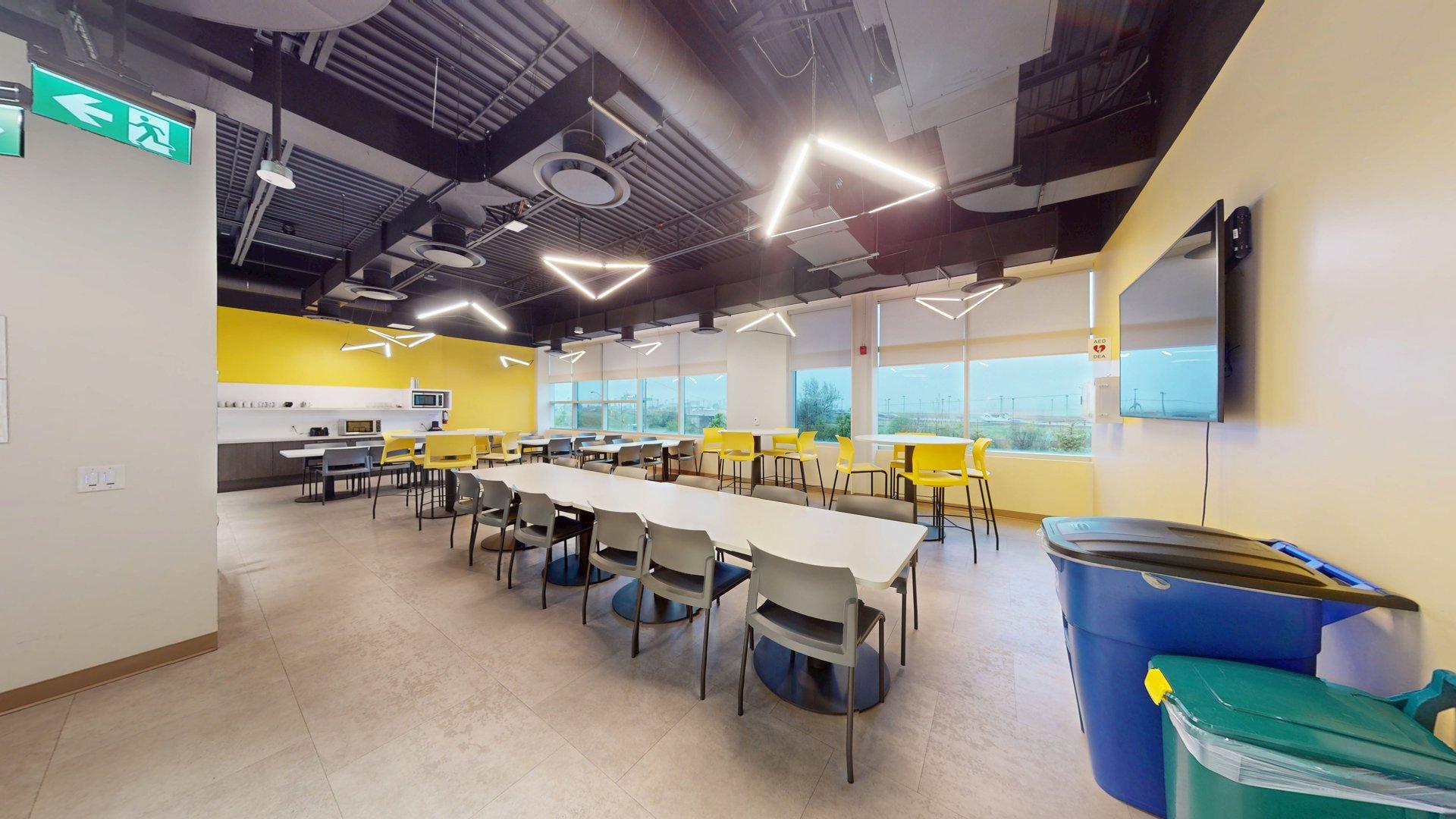 2 International Boulevard