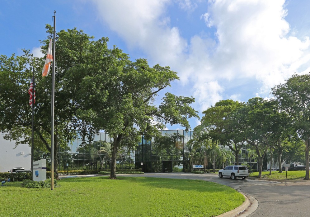 645 Park of Commerce Way