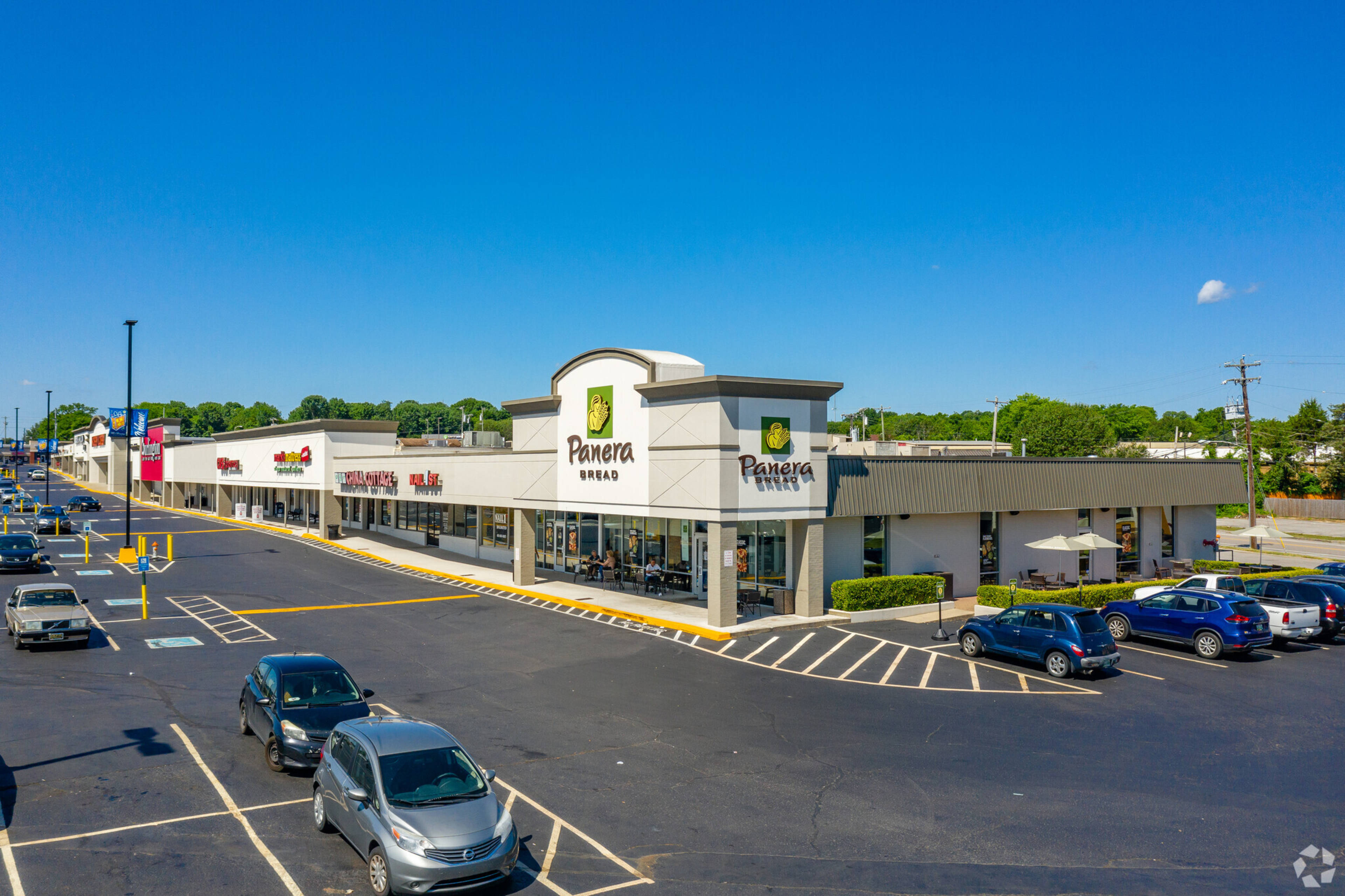 McHenry Shopping Center, 1770 Gallatin Pike N JLL Properties US