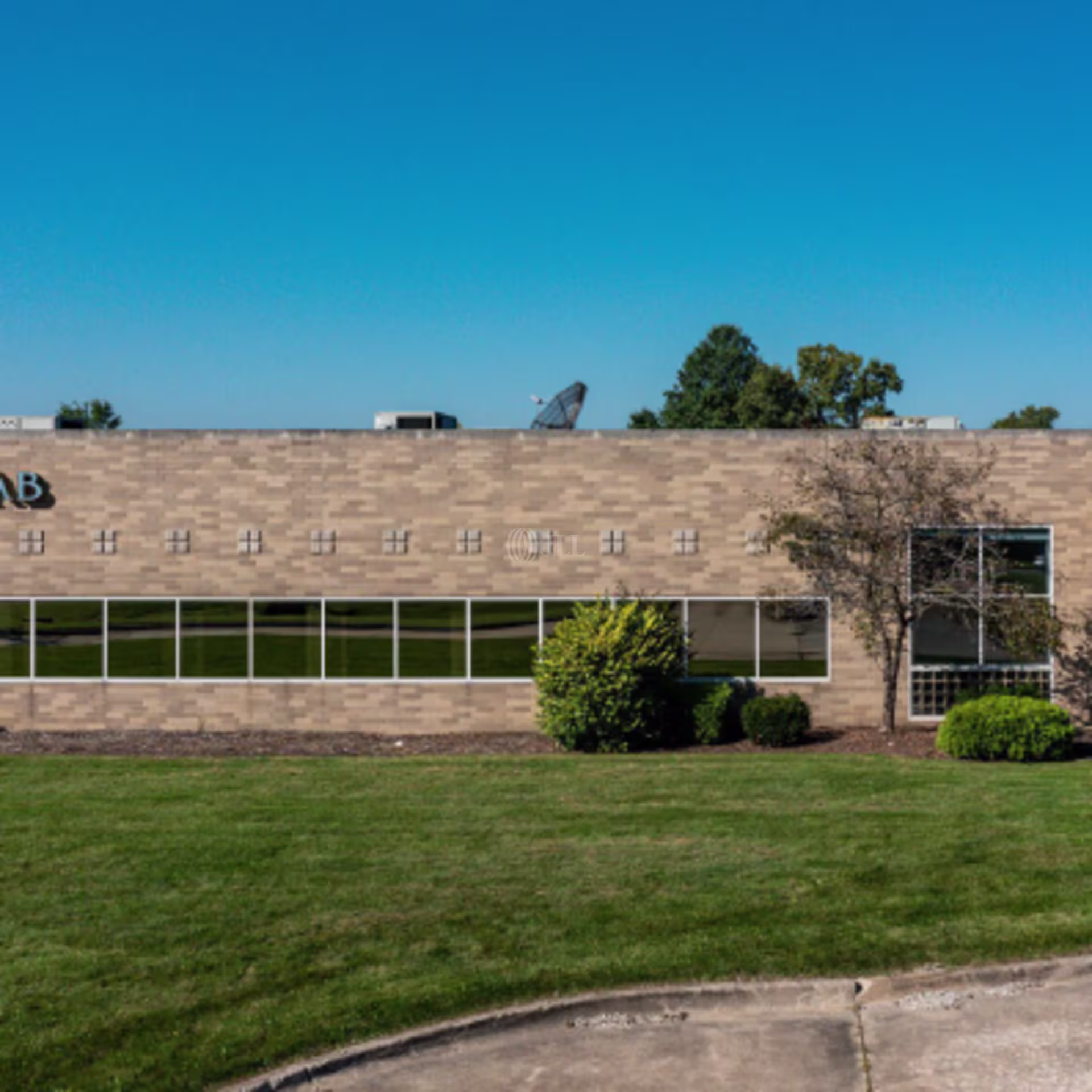 32300 Aurora Rd