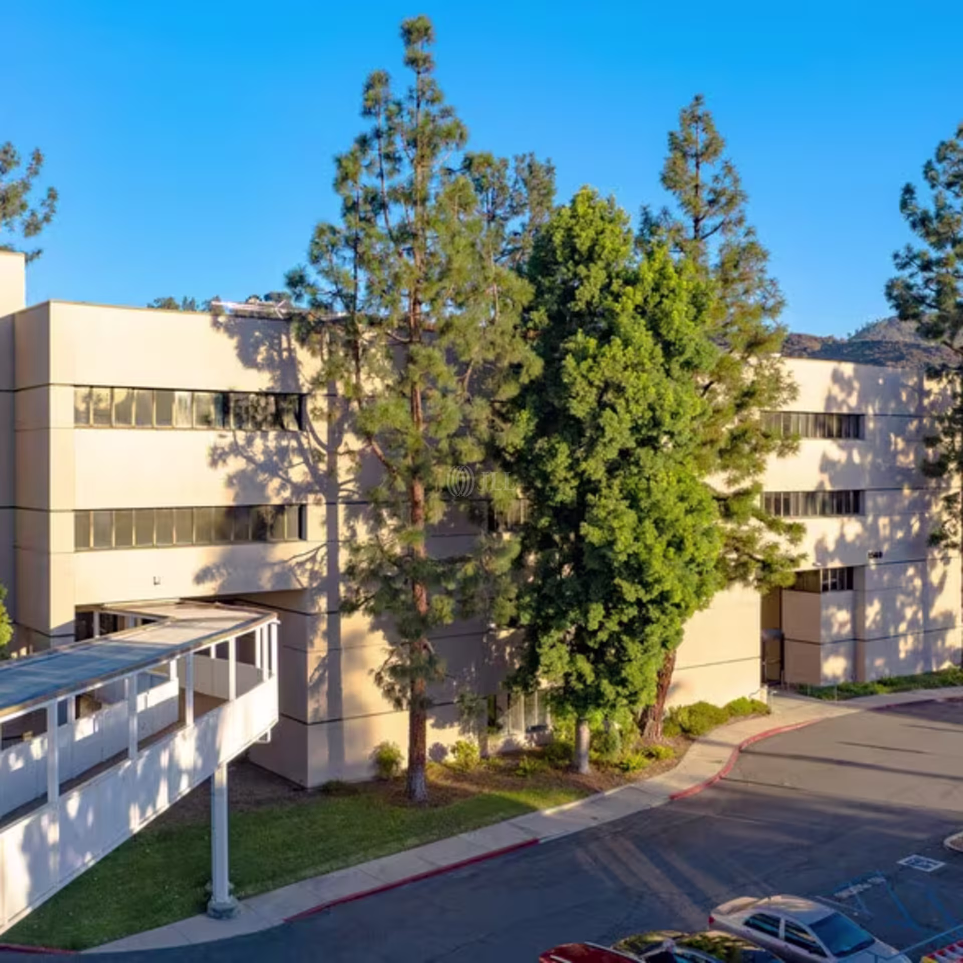 1560 E Chevy Chase Dr