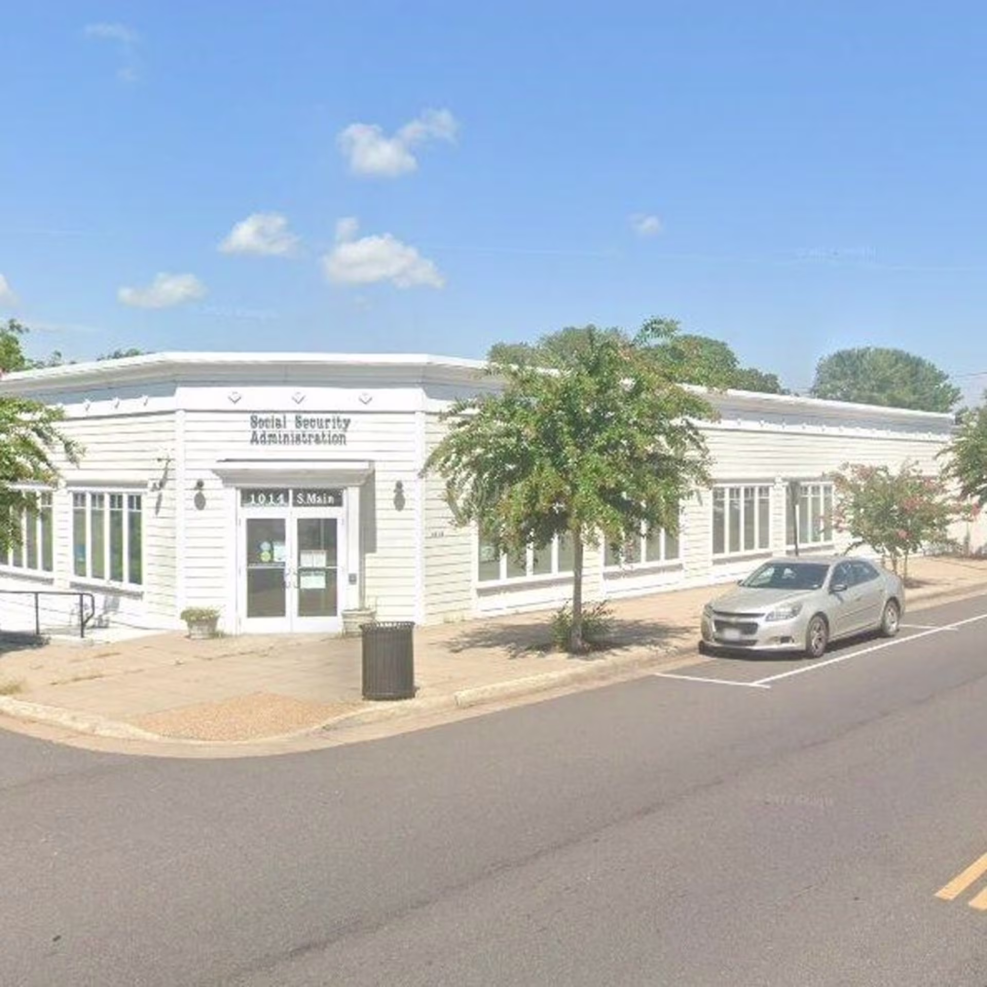 1014 S Main St