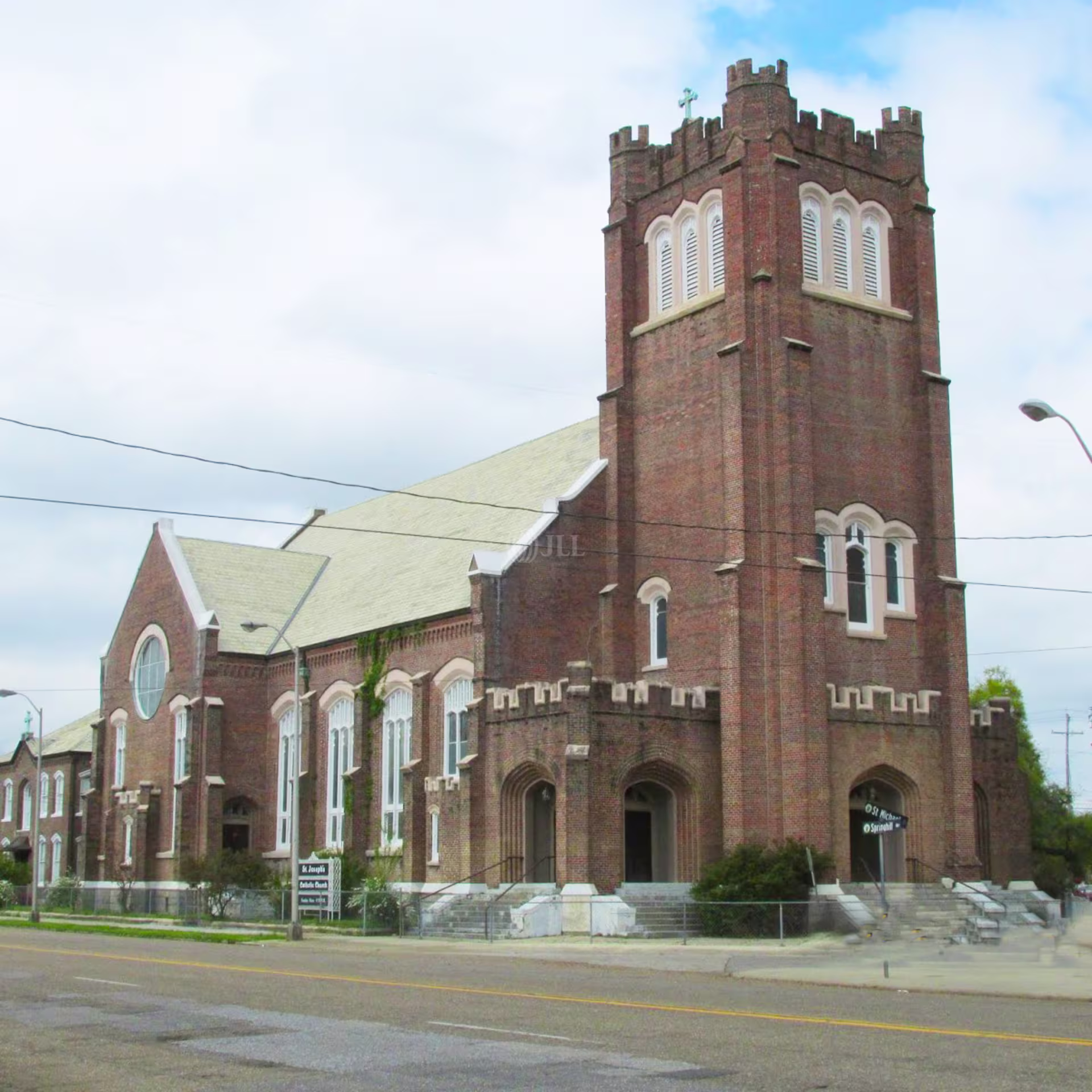 808 Spring Hill Ave