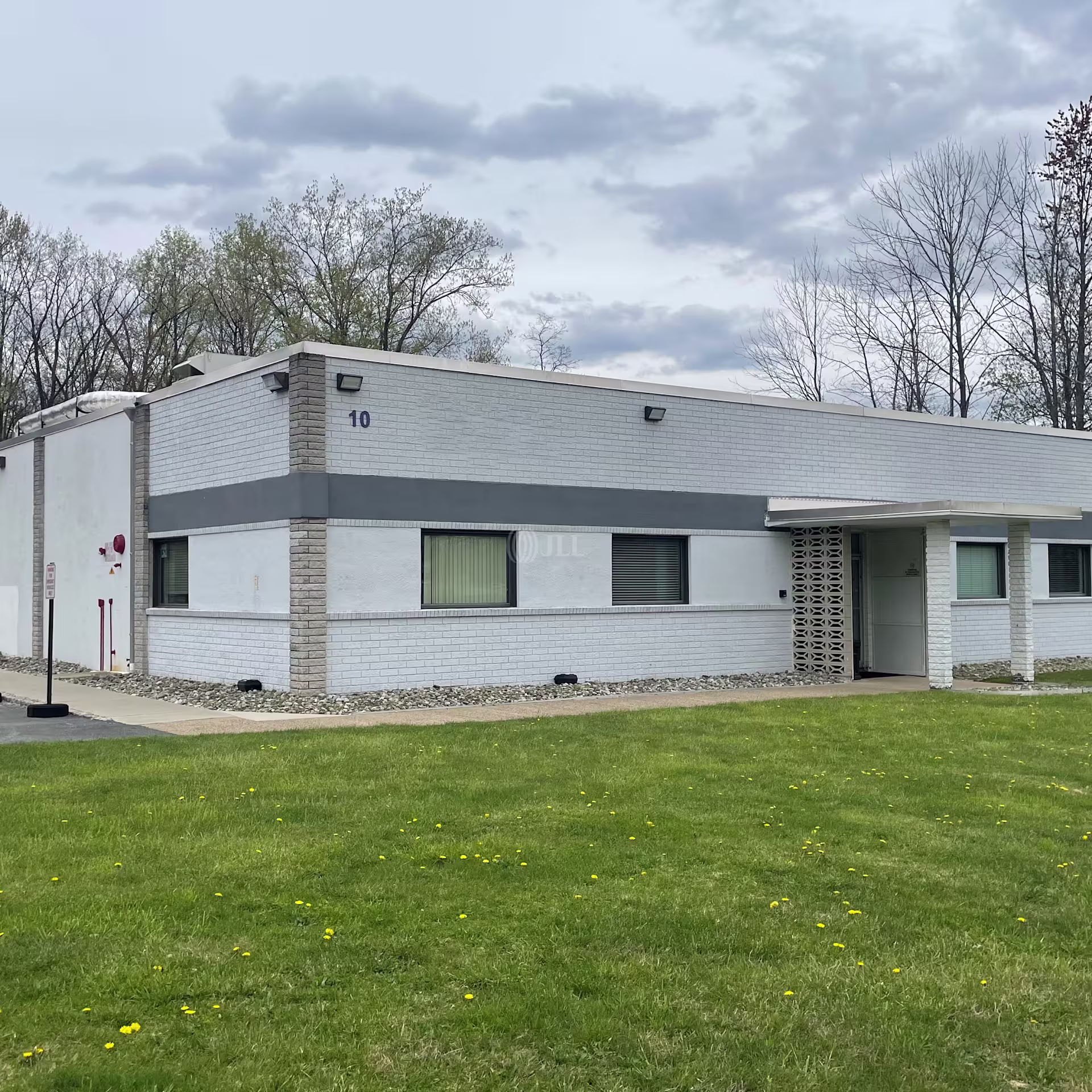 10 Saddle Rd