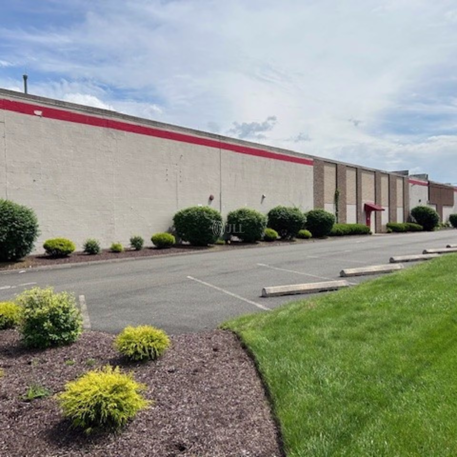 81 Adams Dr