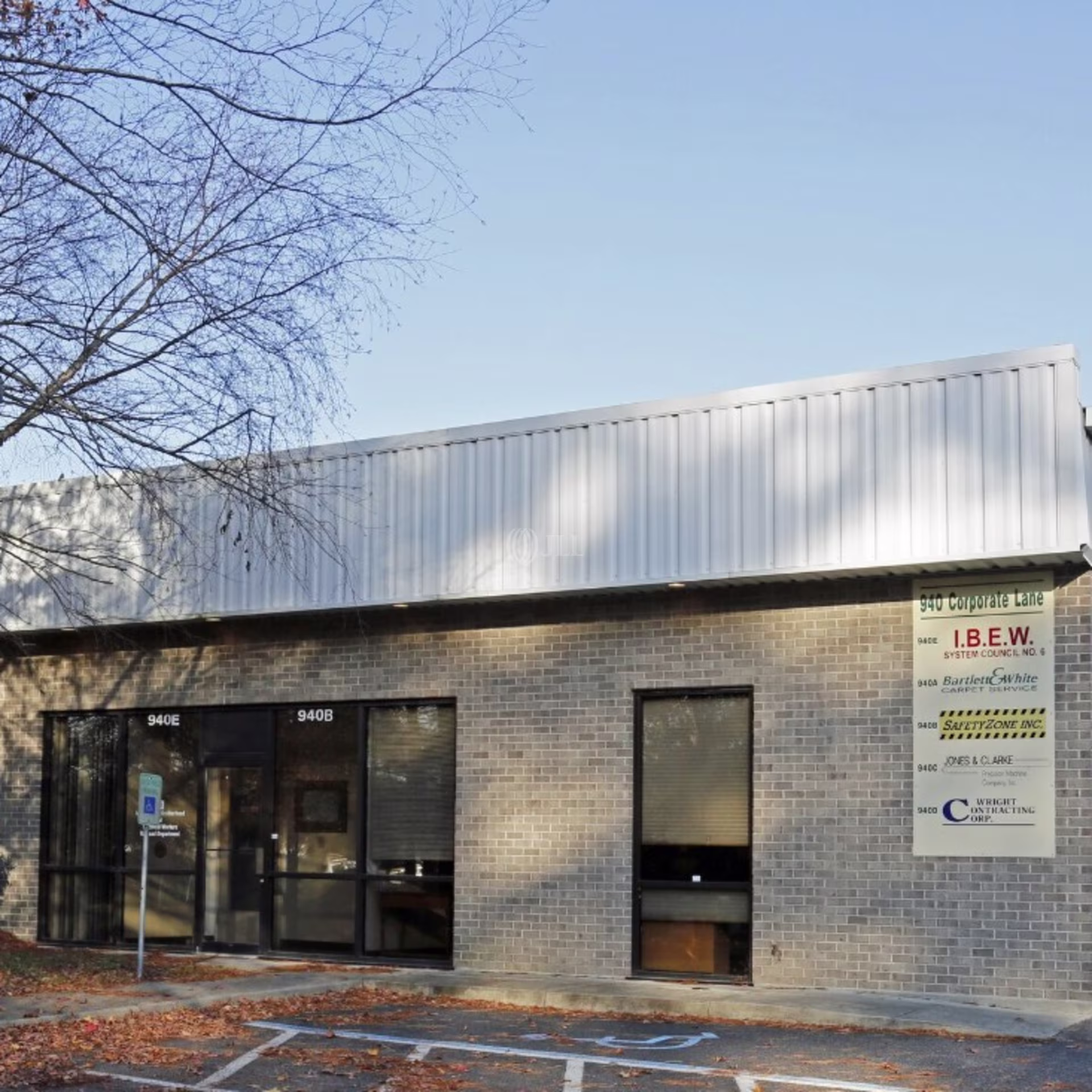 940 Corporate Ln