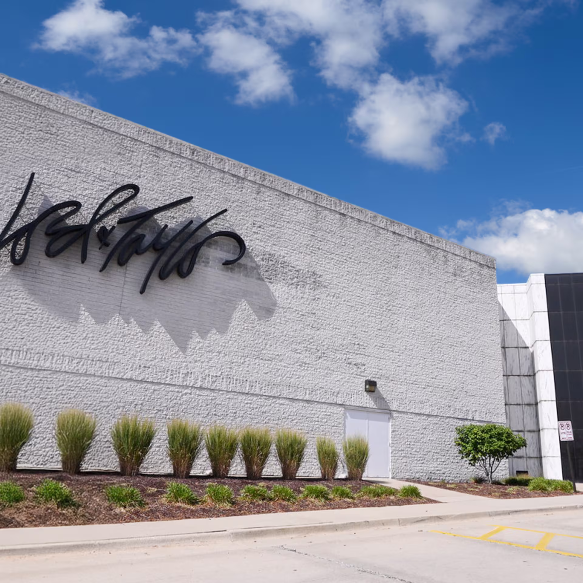 4 Woodfield Mall