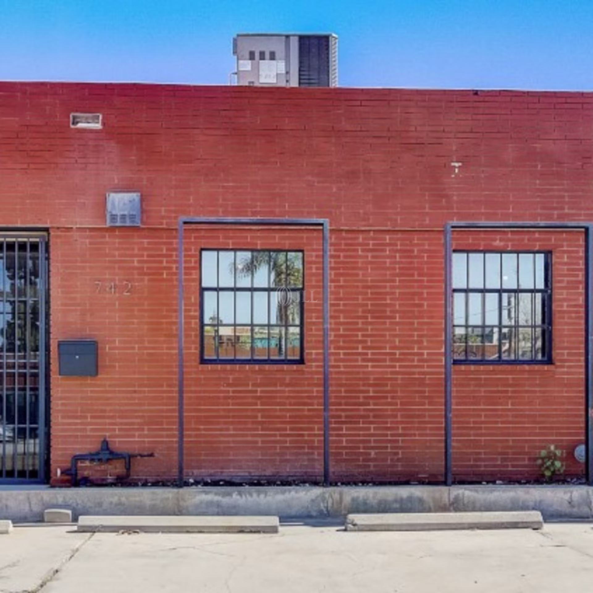 742 N Cahuenga Blvd