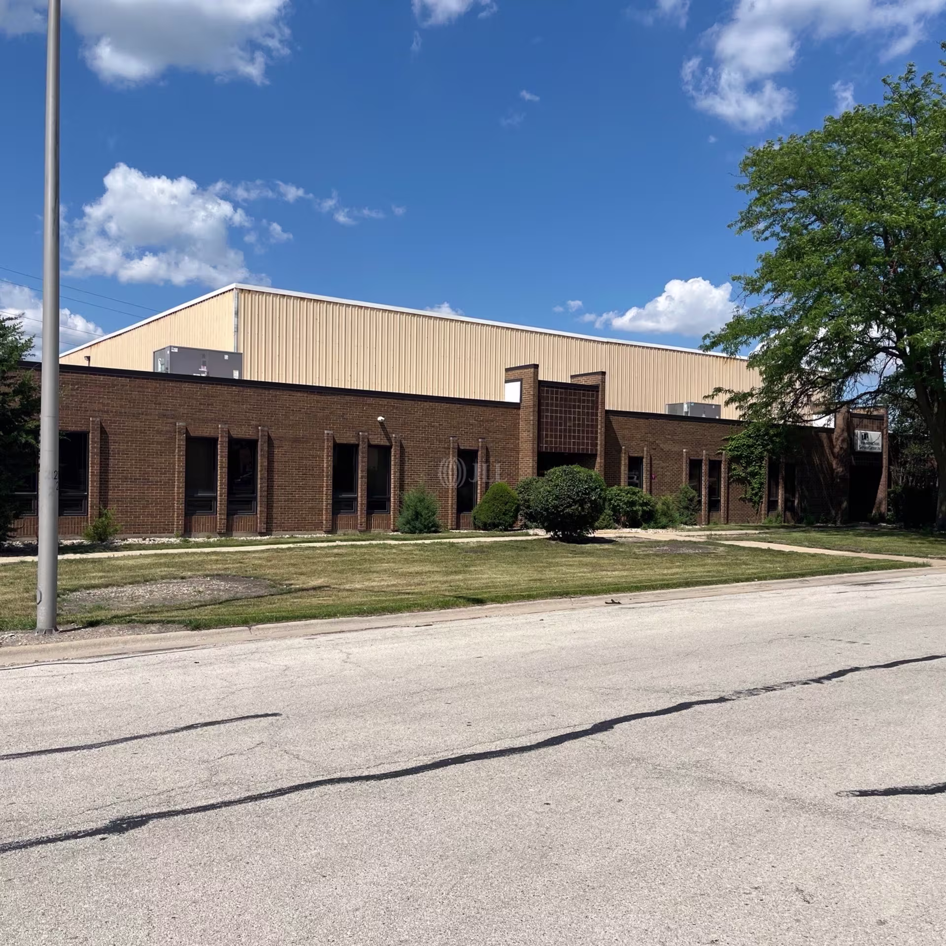 1700-1720 W Cortland Ct
