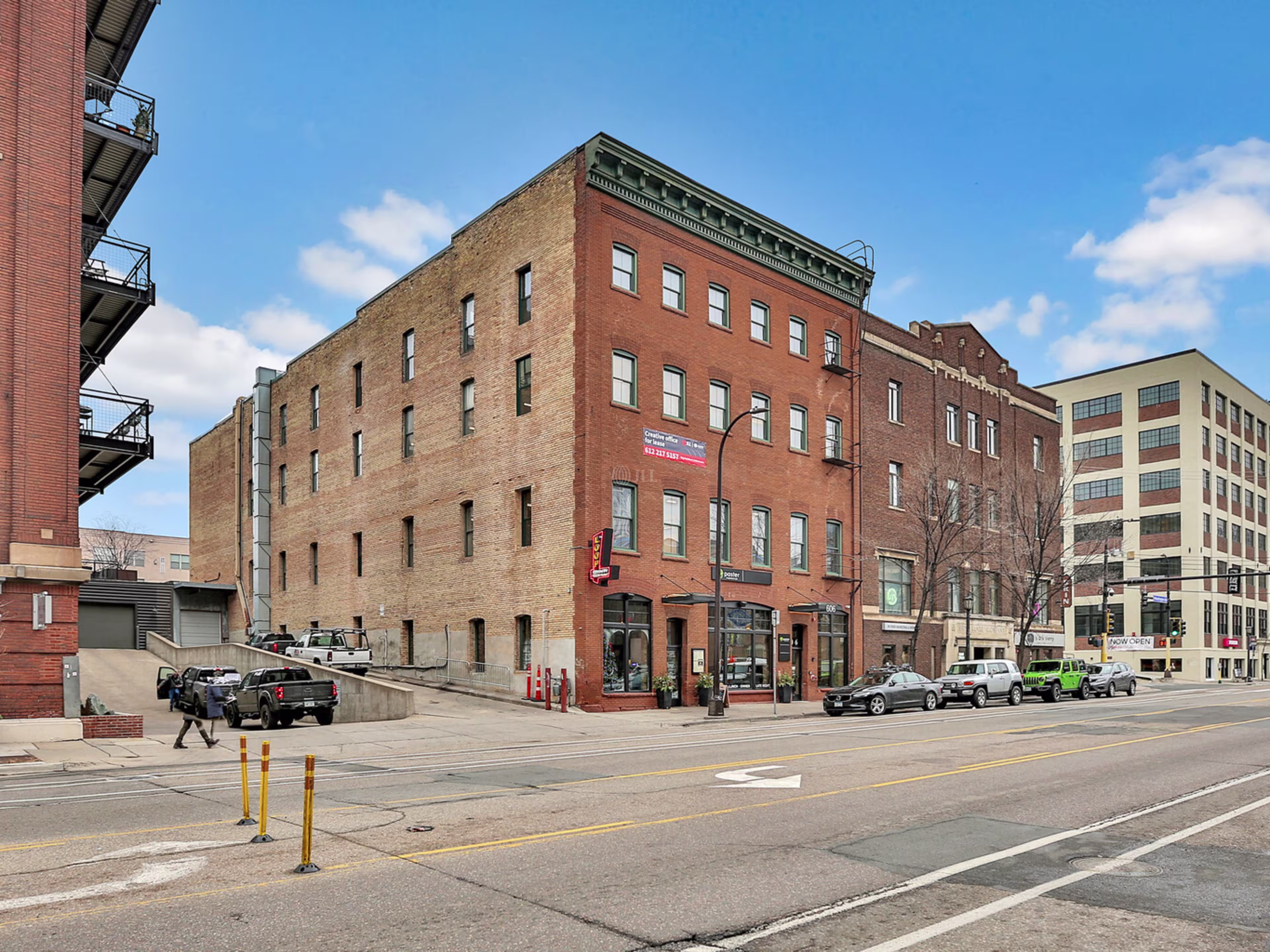 606 Washington