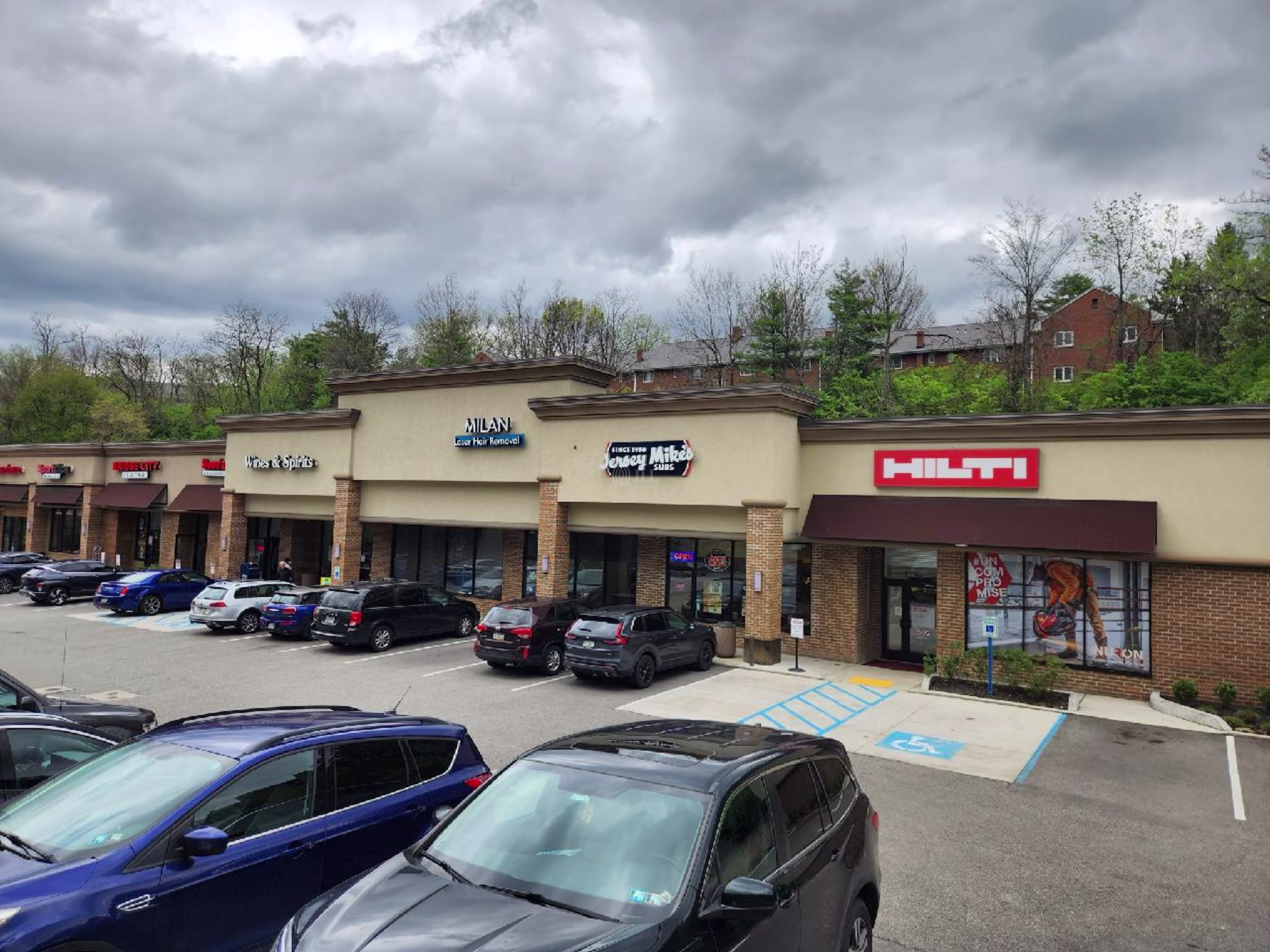 Paul Manor Shopping Center