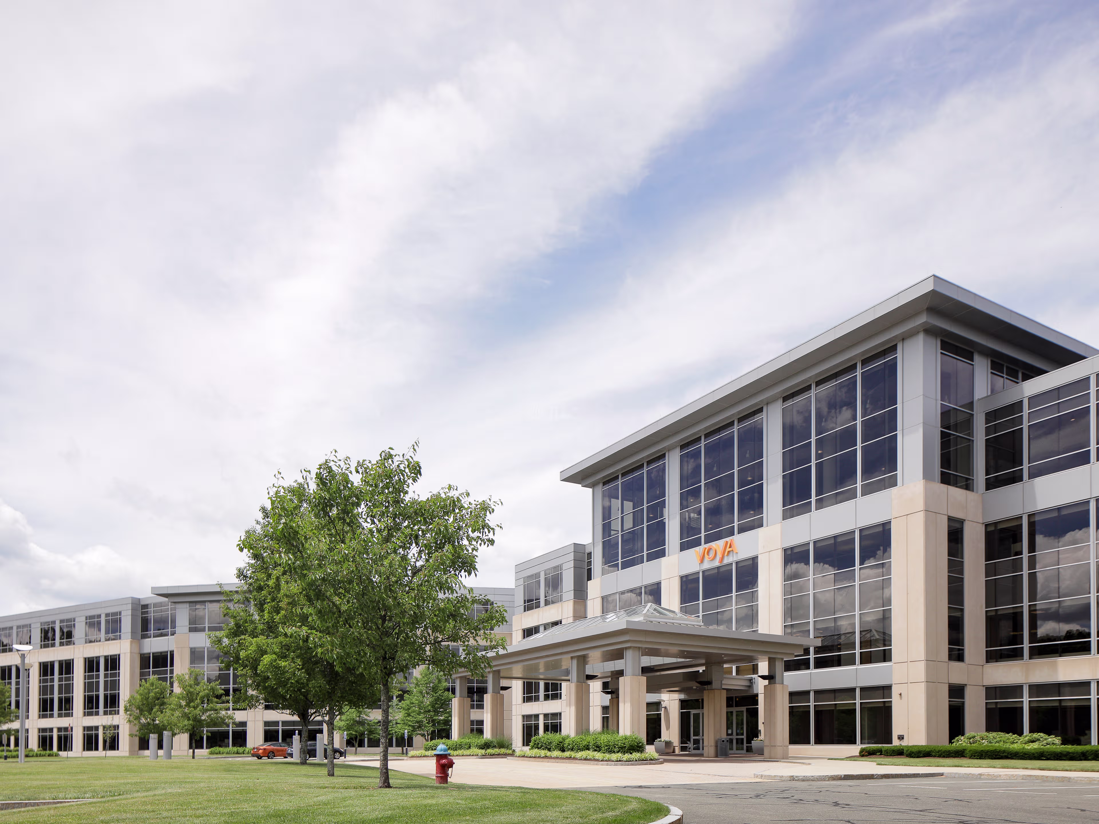 470,000 SF TROPHY OFFICE CAMPUS ON 76+ ACRES | FORMER HQ