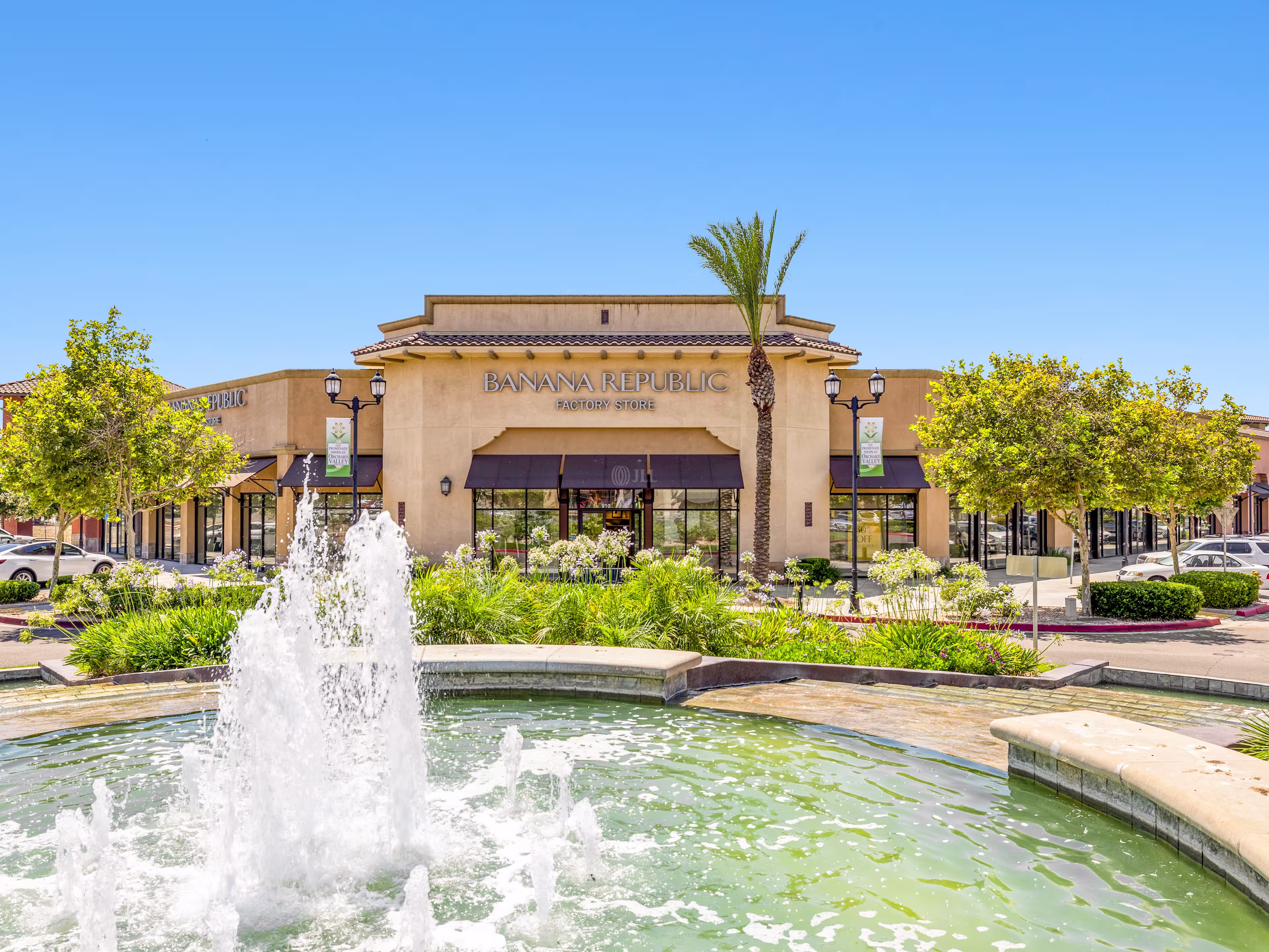 The Promenade Shops at Orchard Valley
