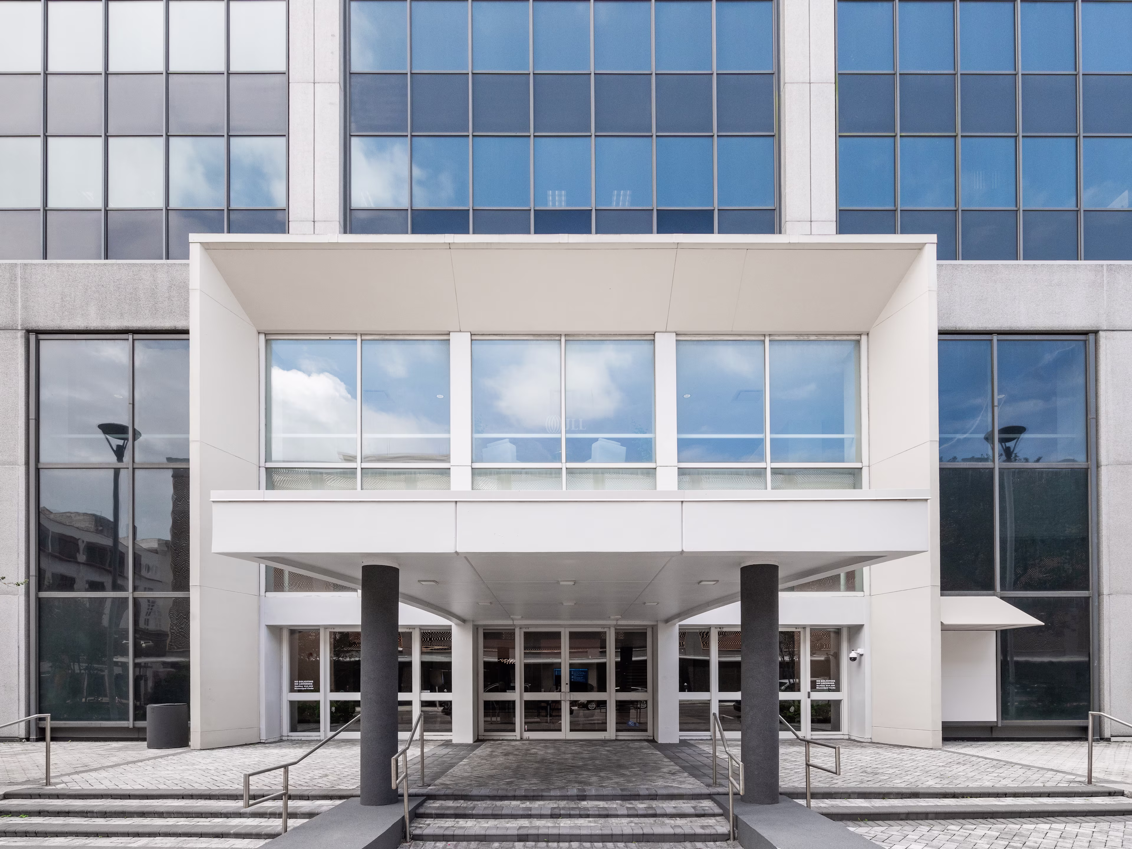 200 W Forsyth