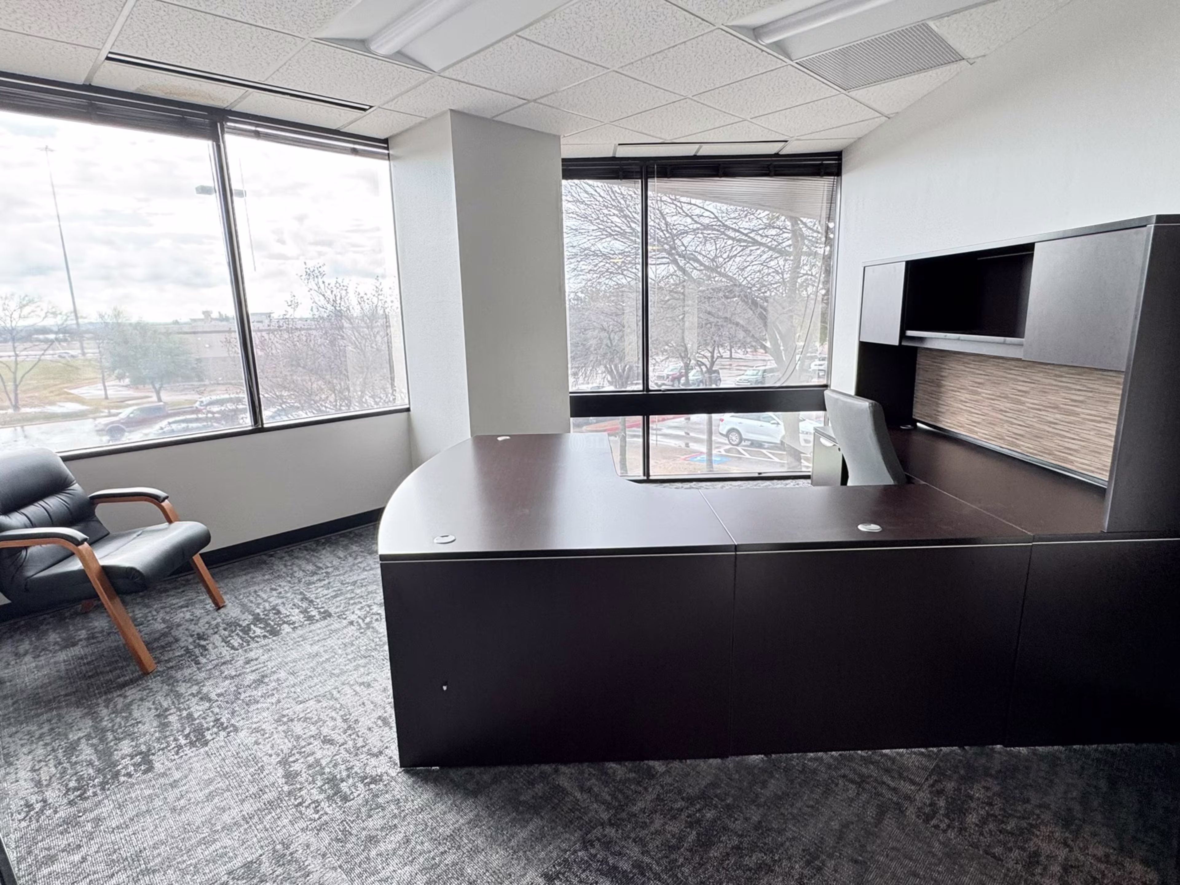 524 E Lamar Office Centre