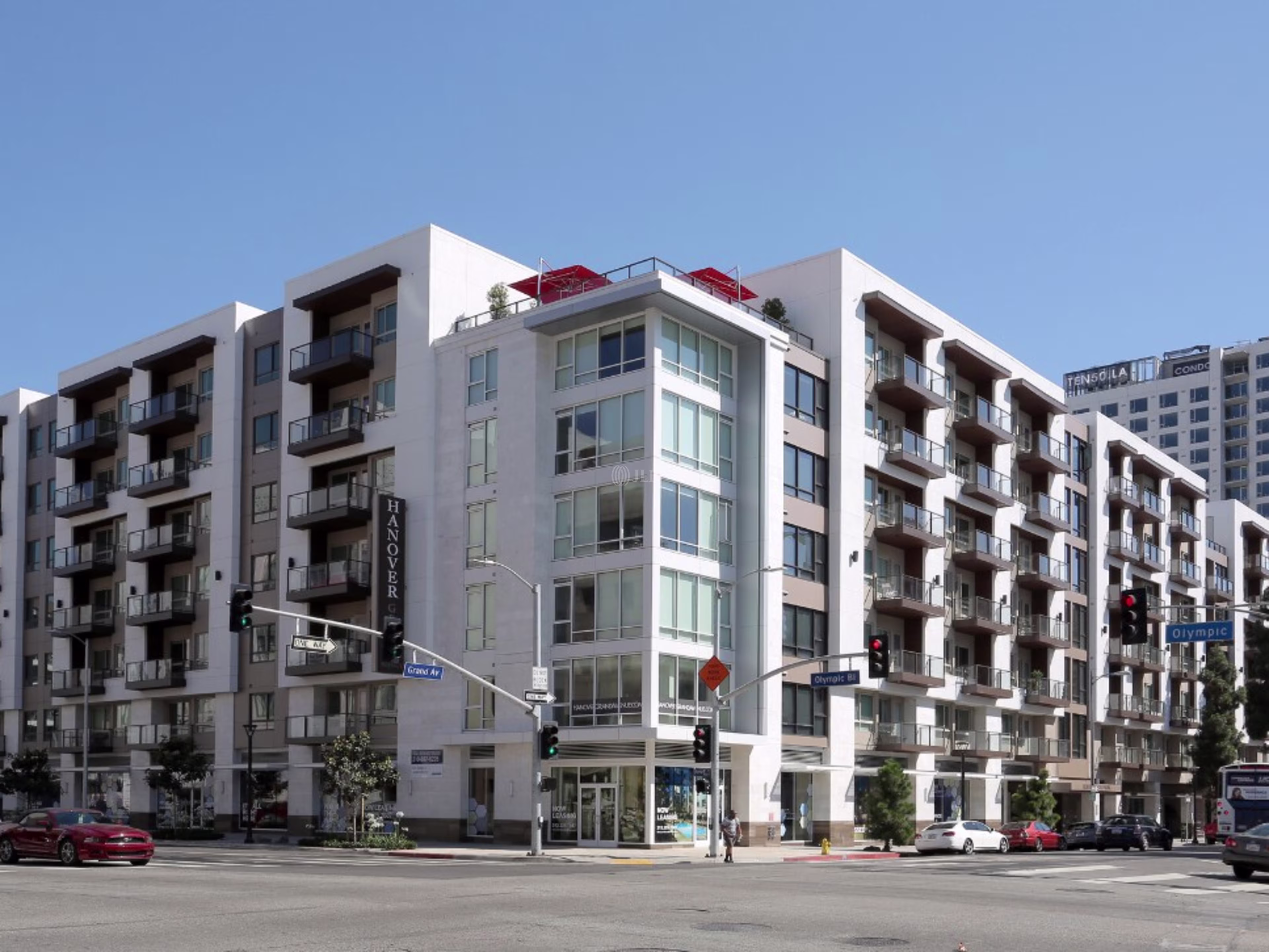 1000 Grand Apartments