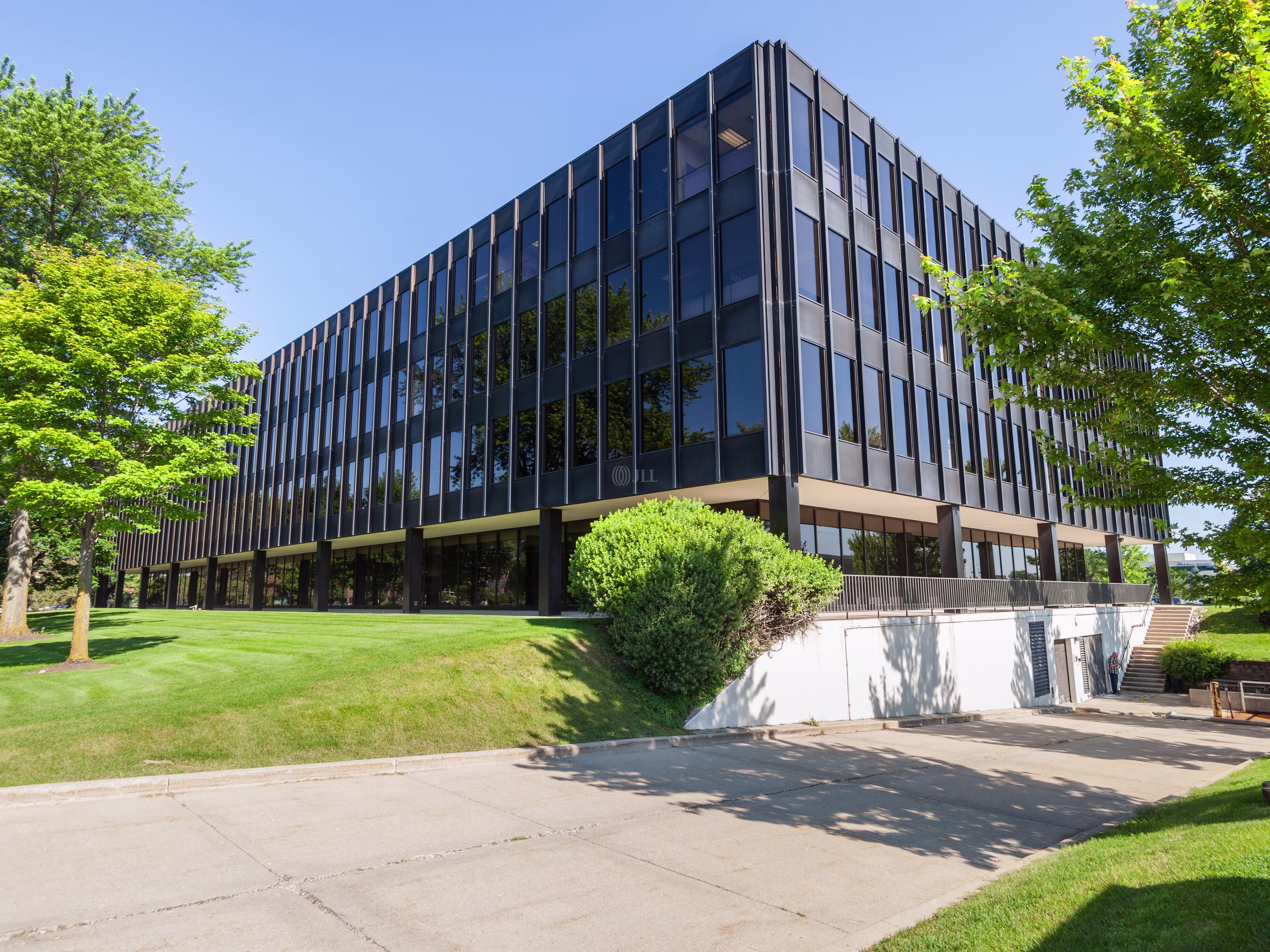 200 South Executive