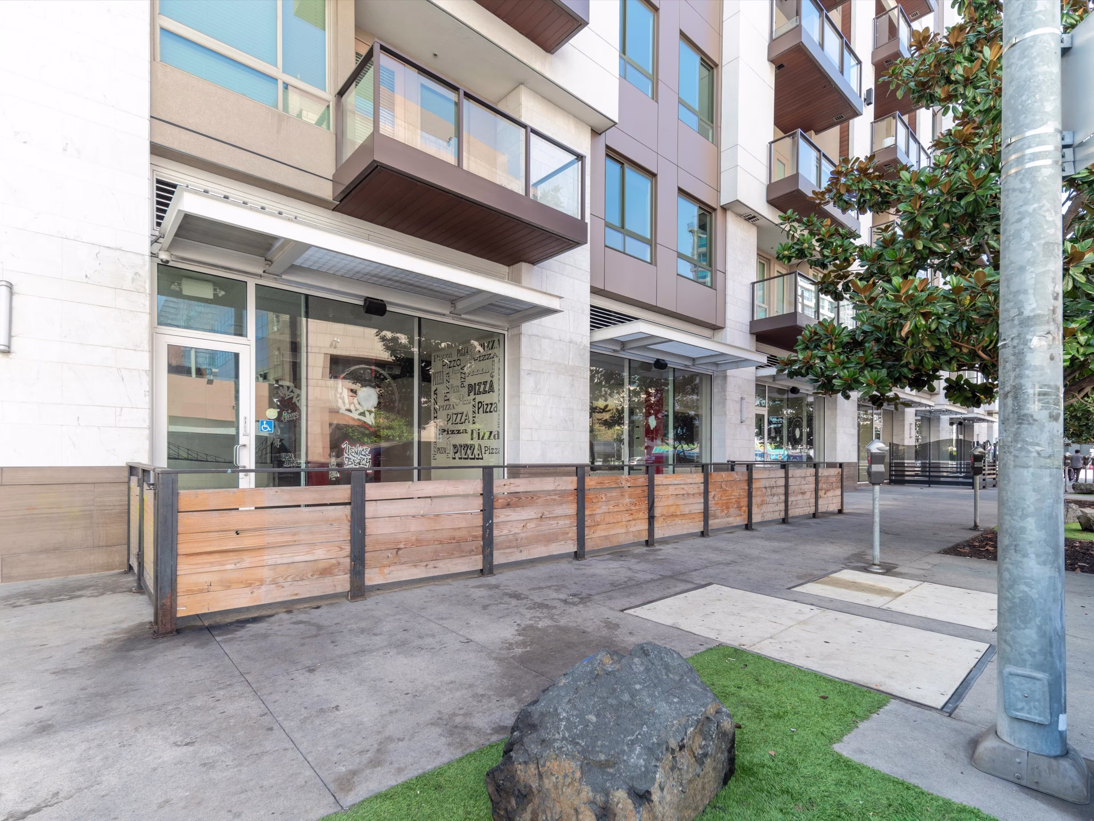 1000 Grand Apartments