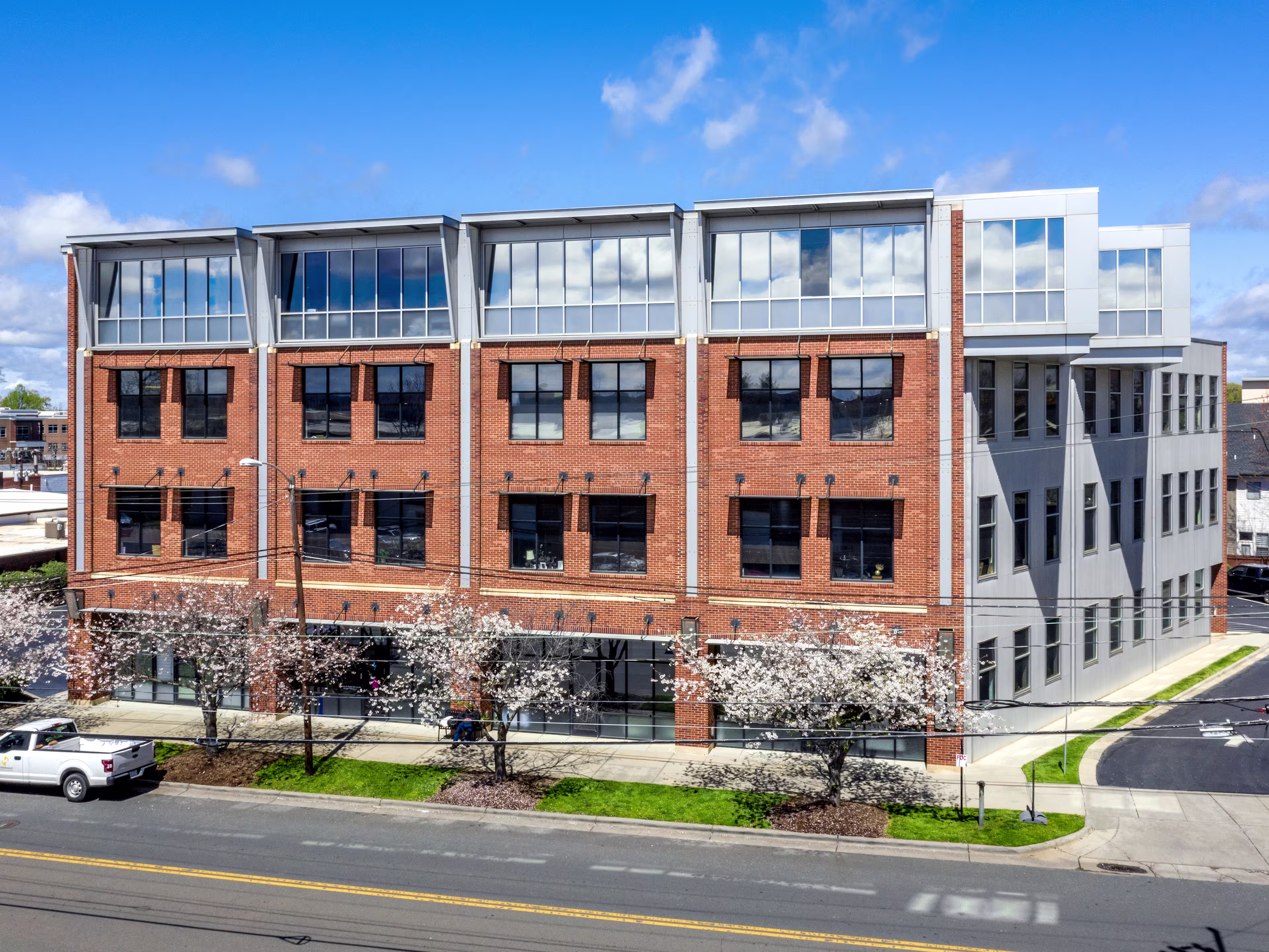 214 W Tremont
