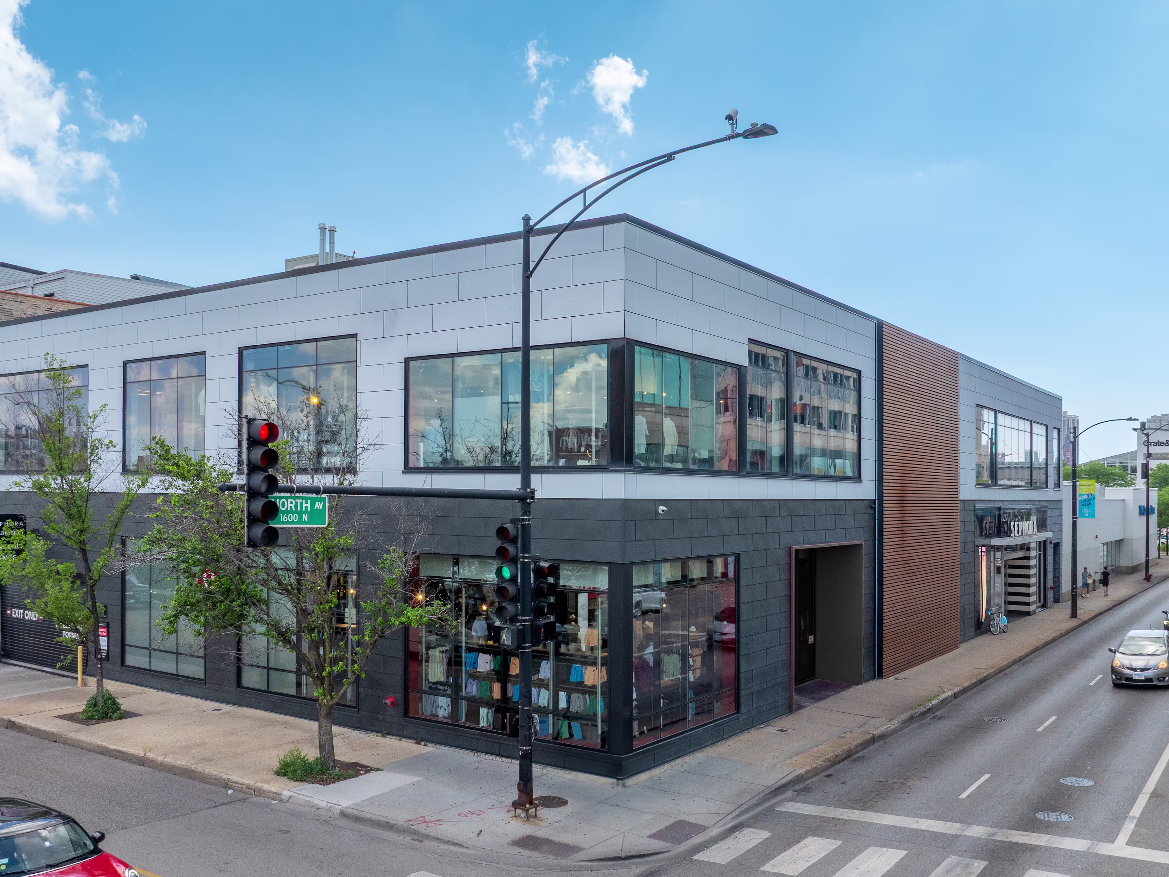 938 W North Avenue