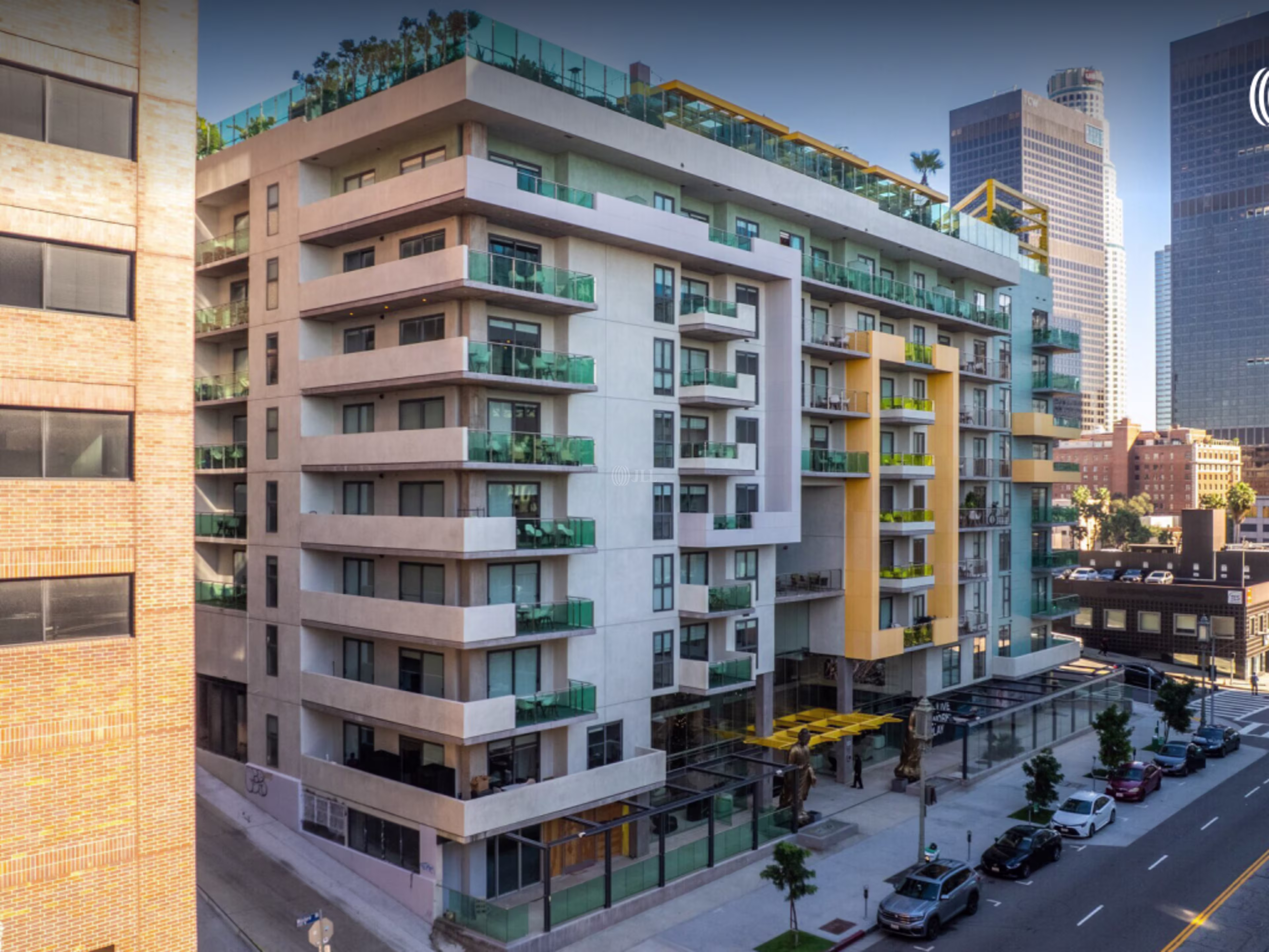 Skylux on Wilshire