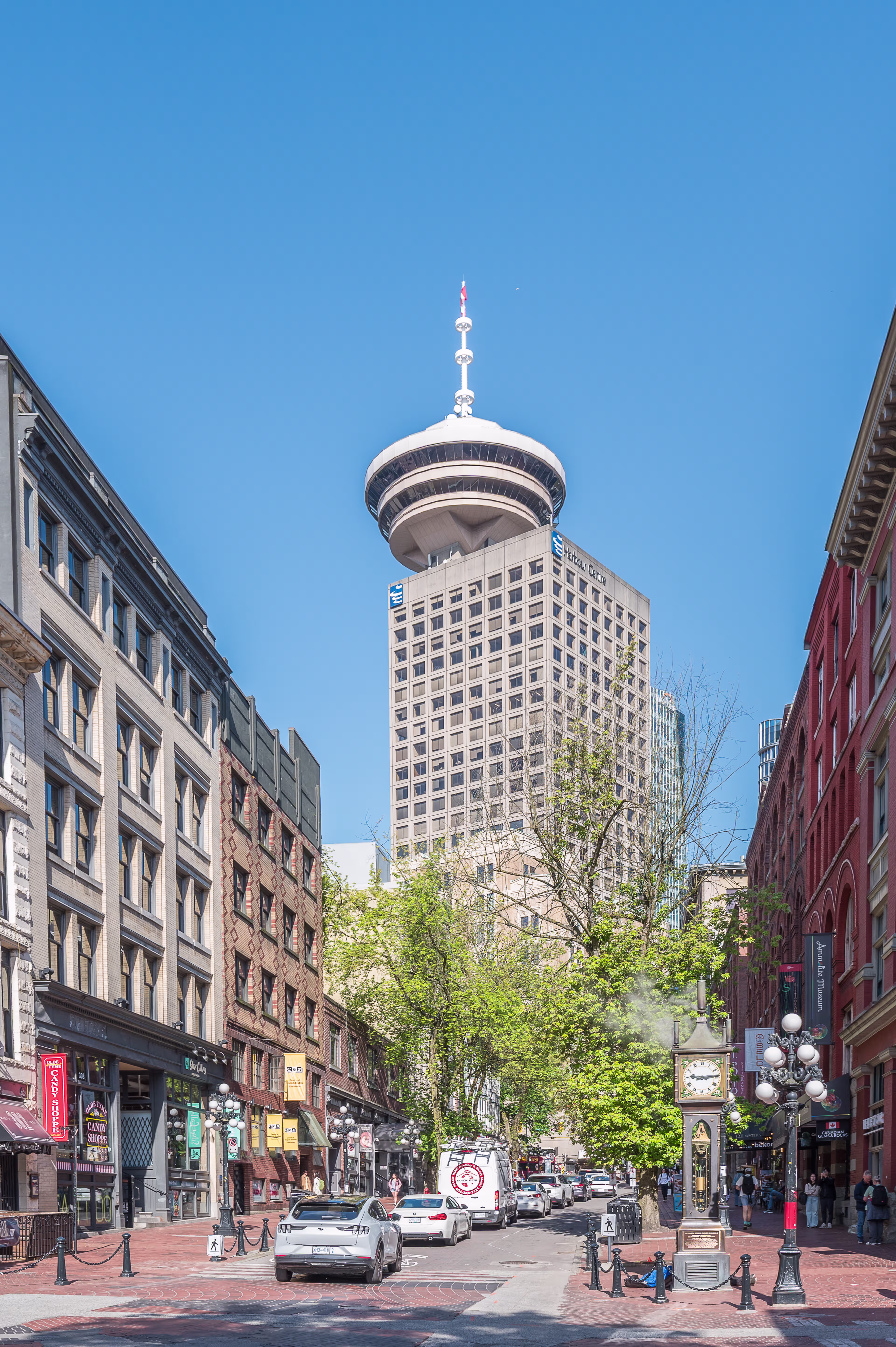 555 West Hastings Street