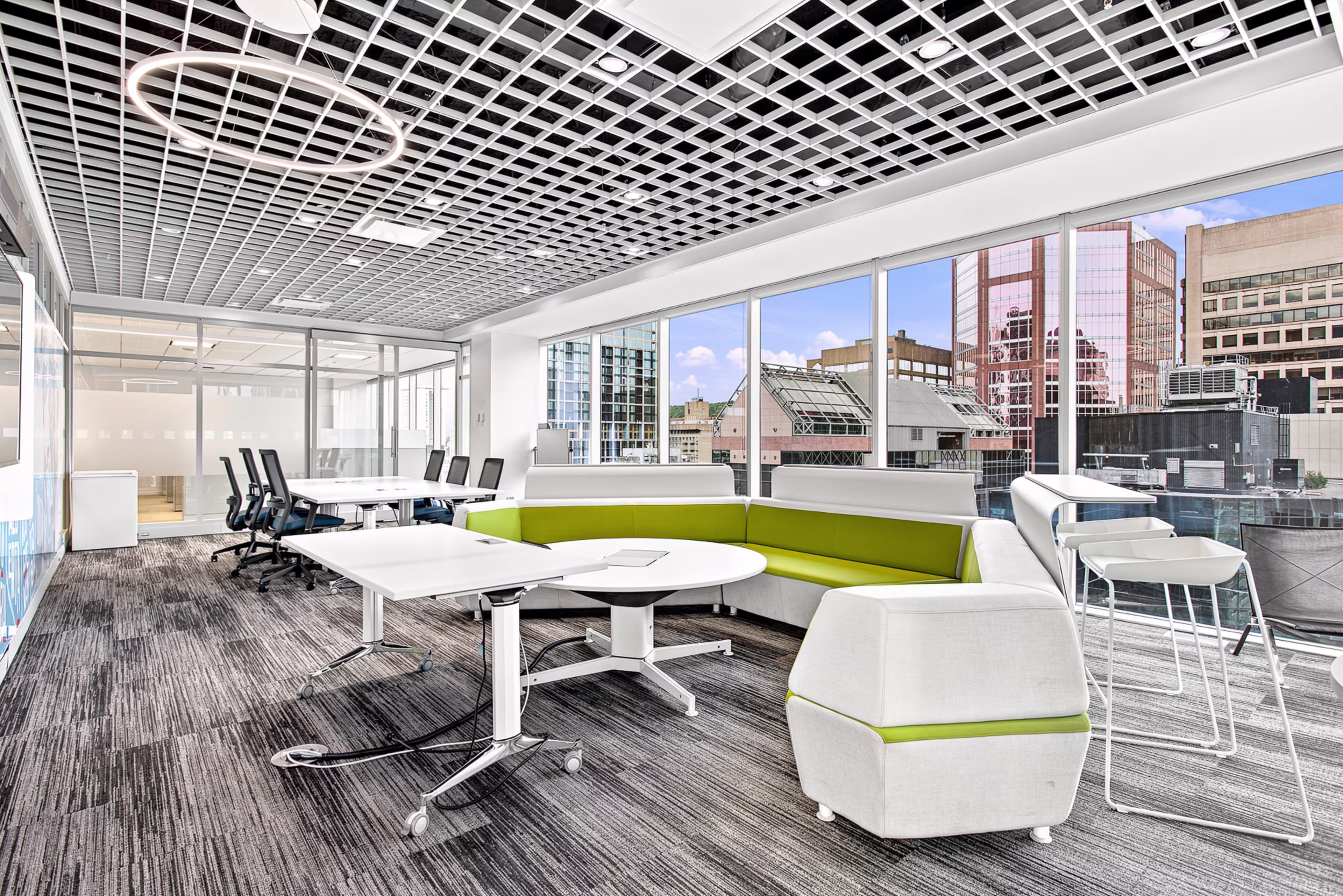 900 de Maisonneuve Boulevard West