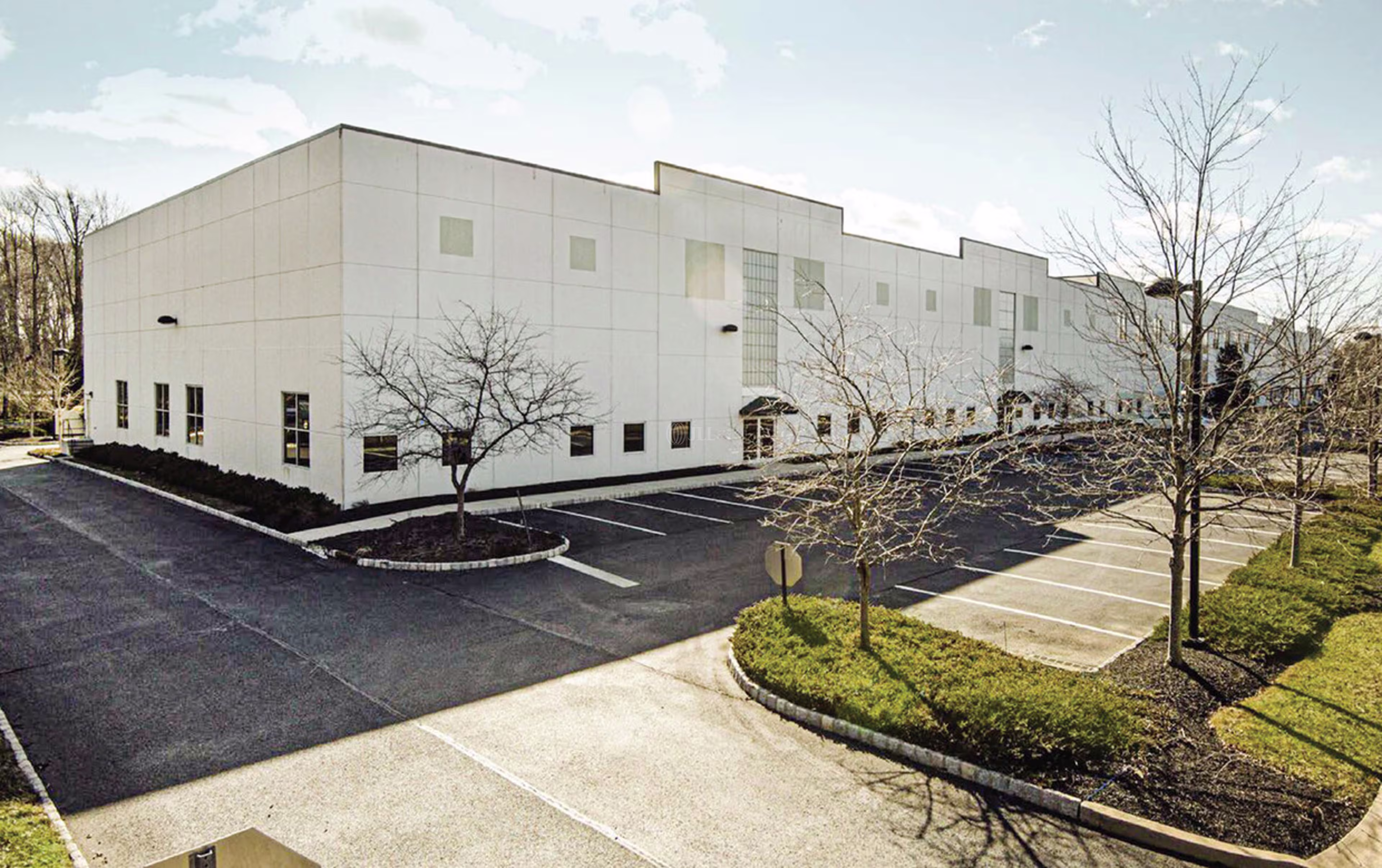5 Commerce Way