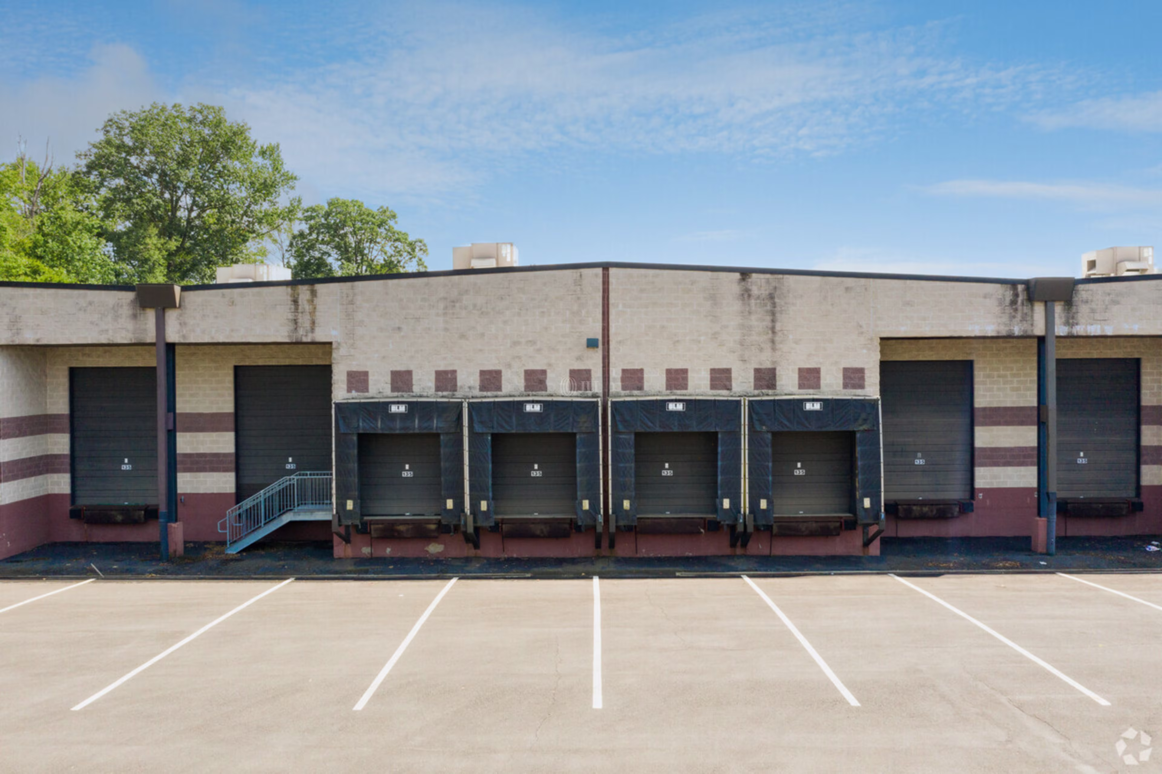 8 Commerce Way