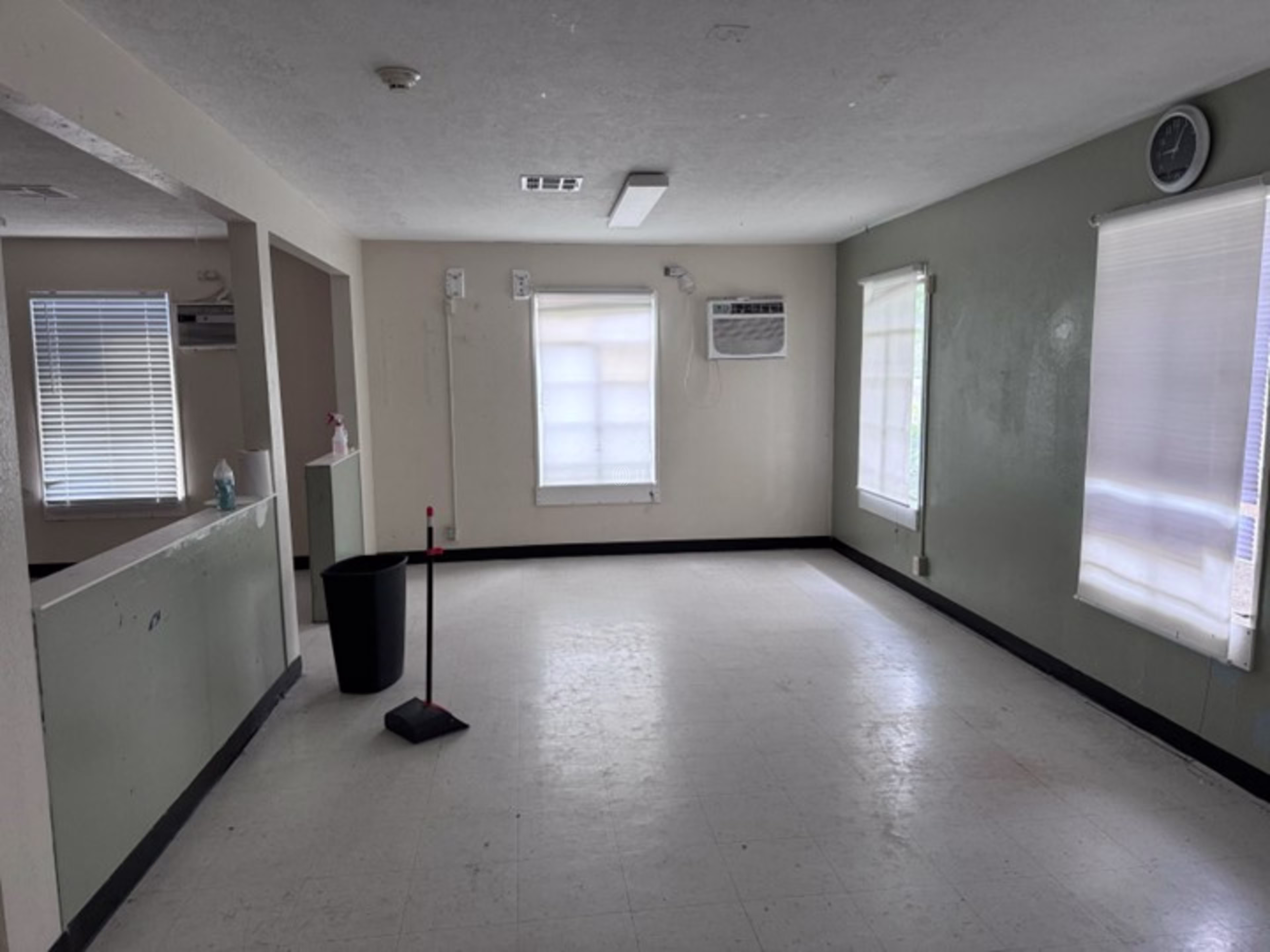 2906 & 2926 Old Houston Rd